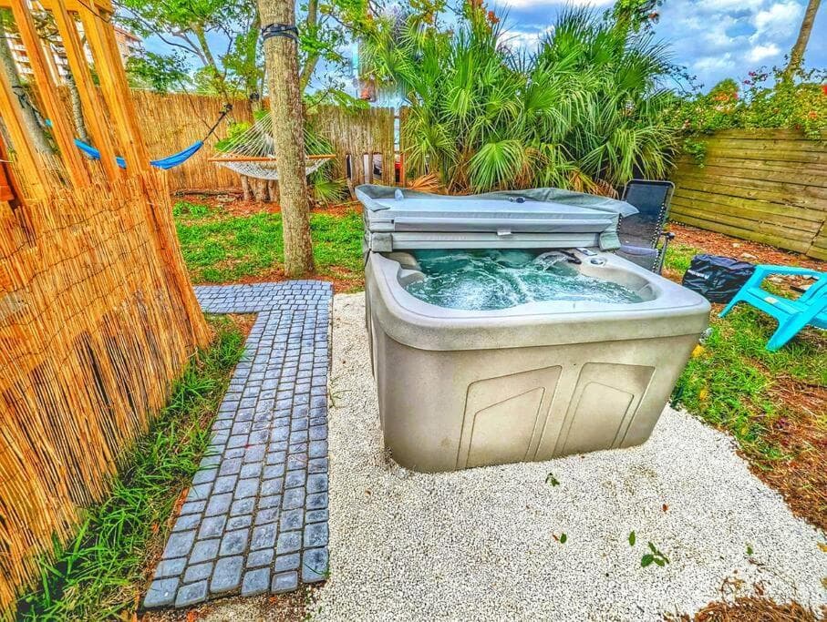 Modern & Comfy Lagoon Oasis - River Views - Parking featured exterior or lobby in Titusville, FL — similar hotel