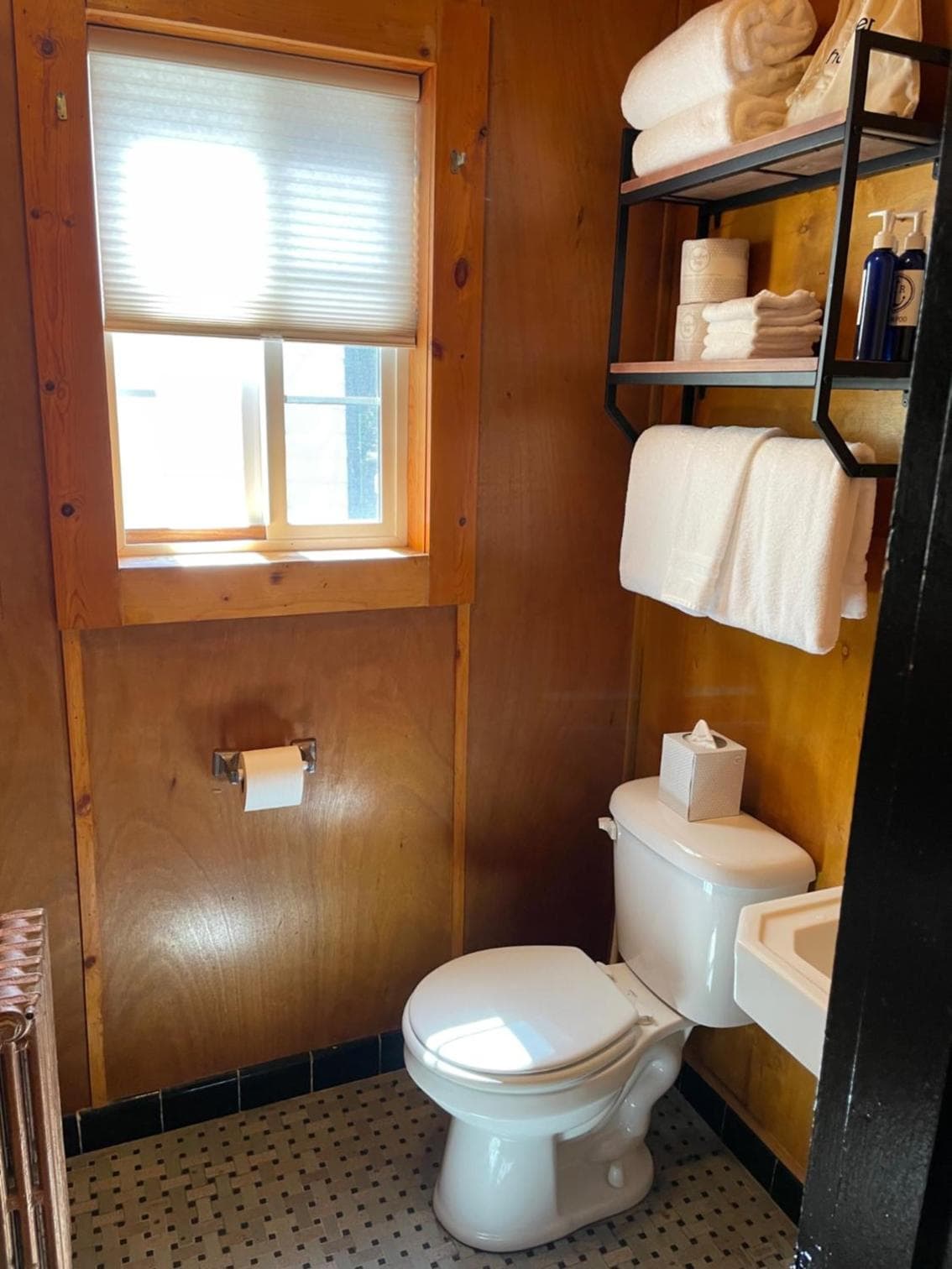 Anchor Inn Resort property views in Lincoln City, OR — gallery photo 3