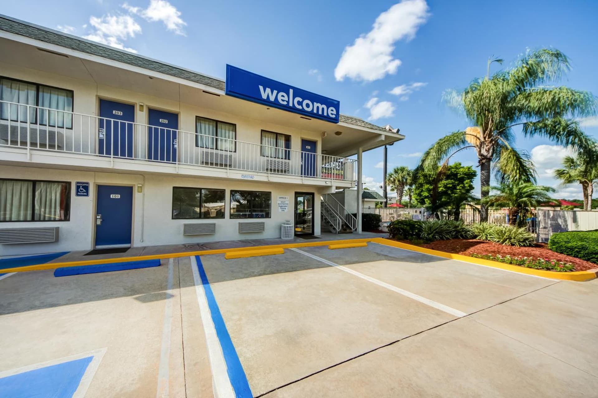 Motel 6-Lakeland, FL exterior or lobby in Lakeland, FL — main listing photo