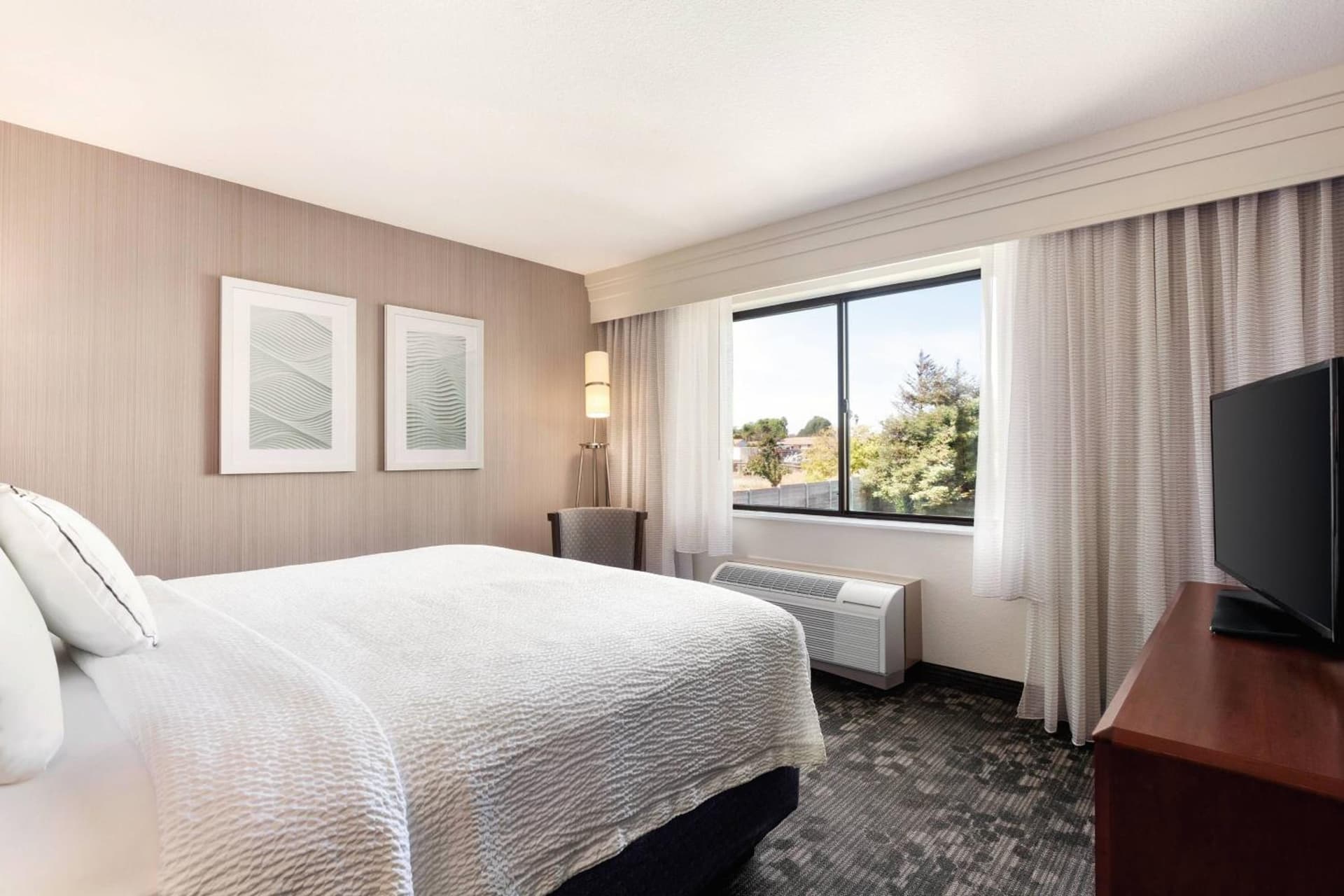 Courtyard By Marriott Salinas Monterey gallery photo in Salinas, CA — image 38
