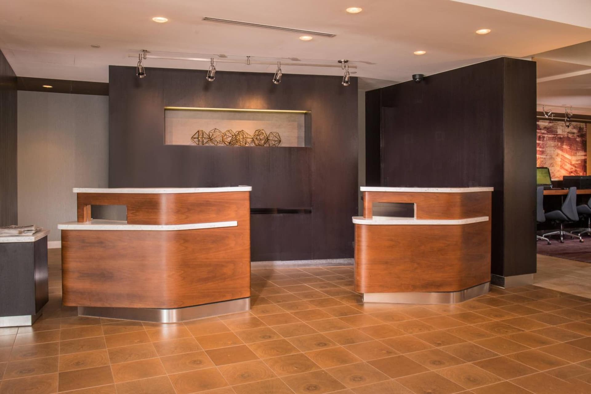 Courtyard by Marriott Fairfax Fair Oaks interior in Fairfax, VA — gallery photo 2