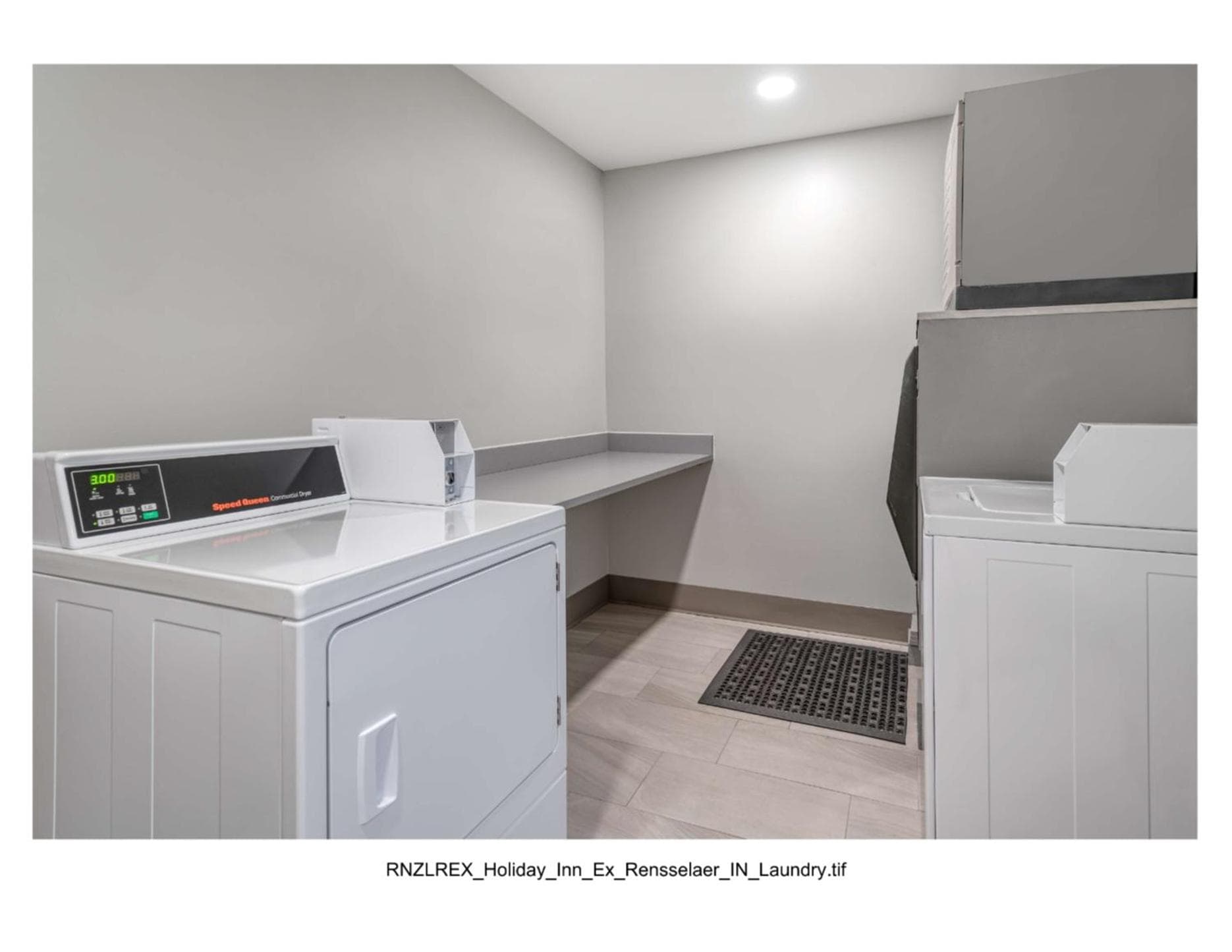 Holiday Inn Express - Rensselaer by IHG interior in Rensselaer, IN — gallery photo 2