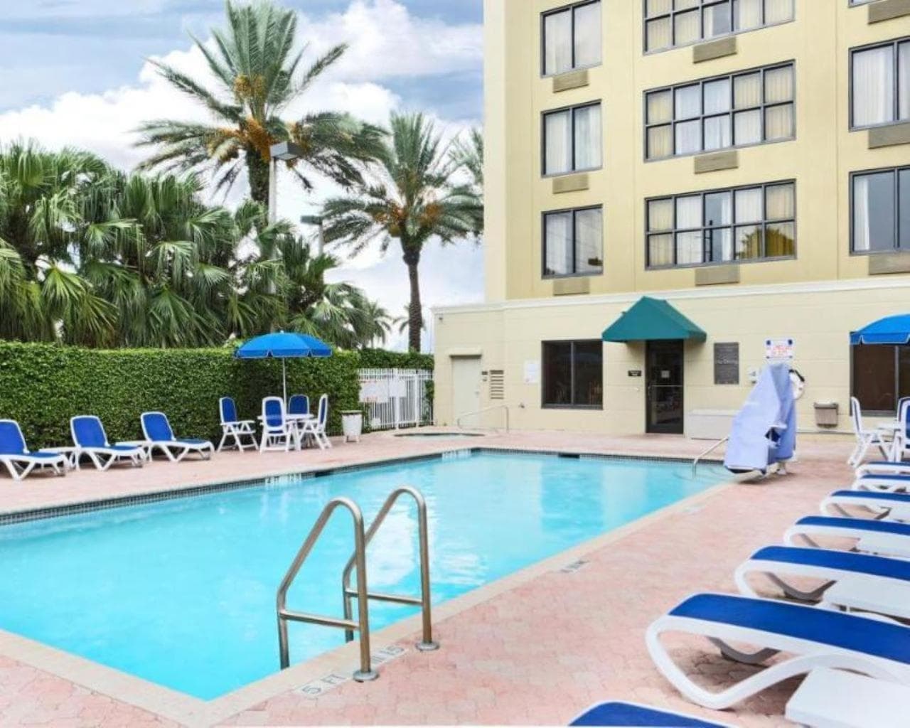 Comfort Suites Miami - Kendall interior in Kendall, FL — gallery photo 2