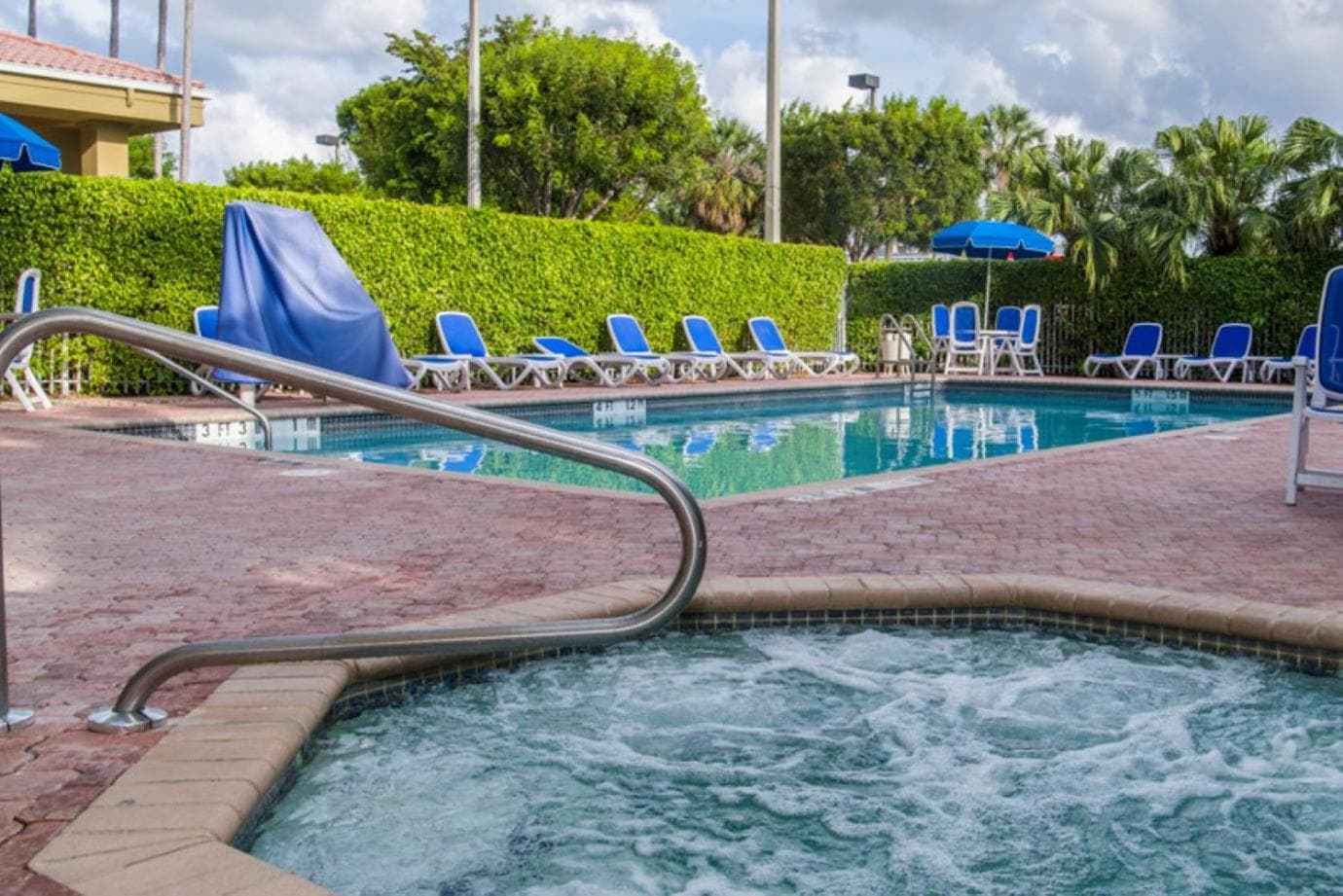Comfort Suites Miami - Kendall property views in Kendall, FL — gallery photo 3