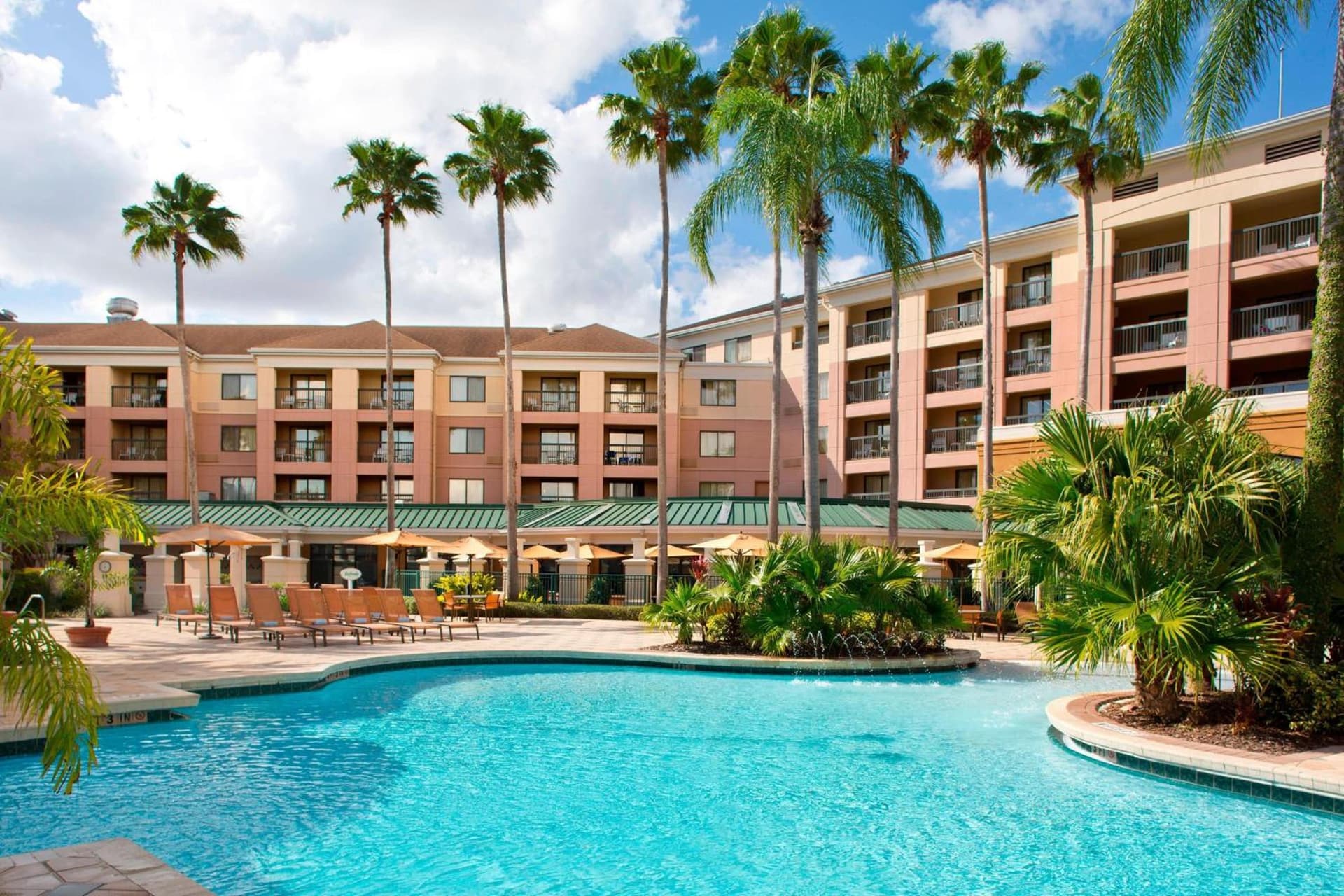 Courtyard by Marriott Orlando Lake Buena Vista in the Marriott Village interior in Orlando, FL — gallery photo 2