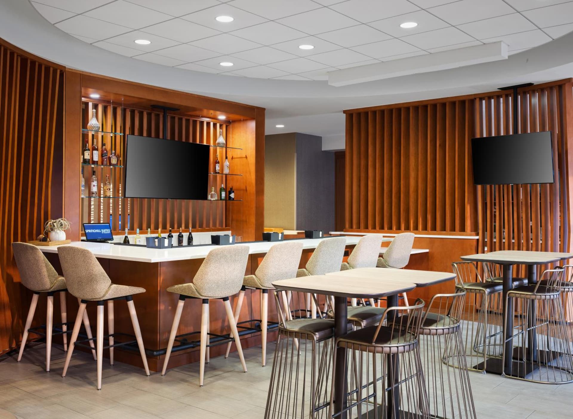 SpringHill Suites by Marriott Pittsburgh Mt. Lebanon interior in Mount Lebanon — gallery photo 2