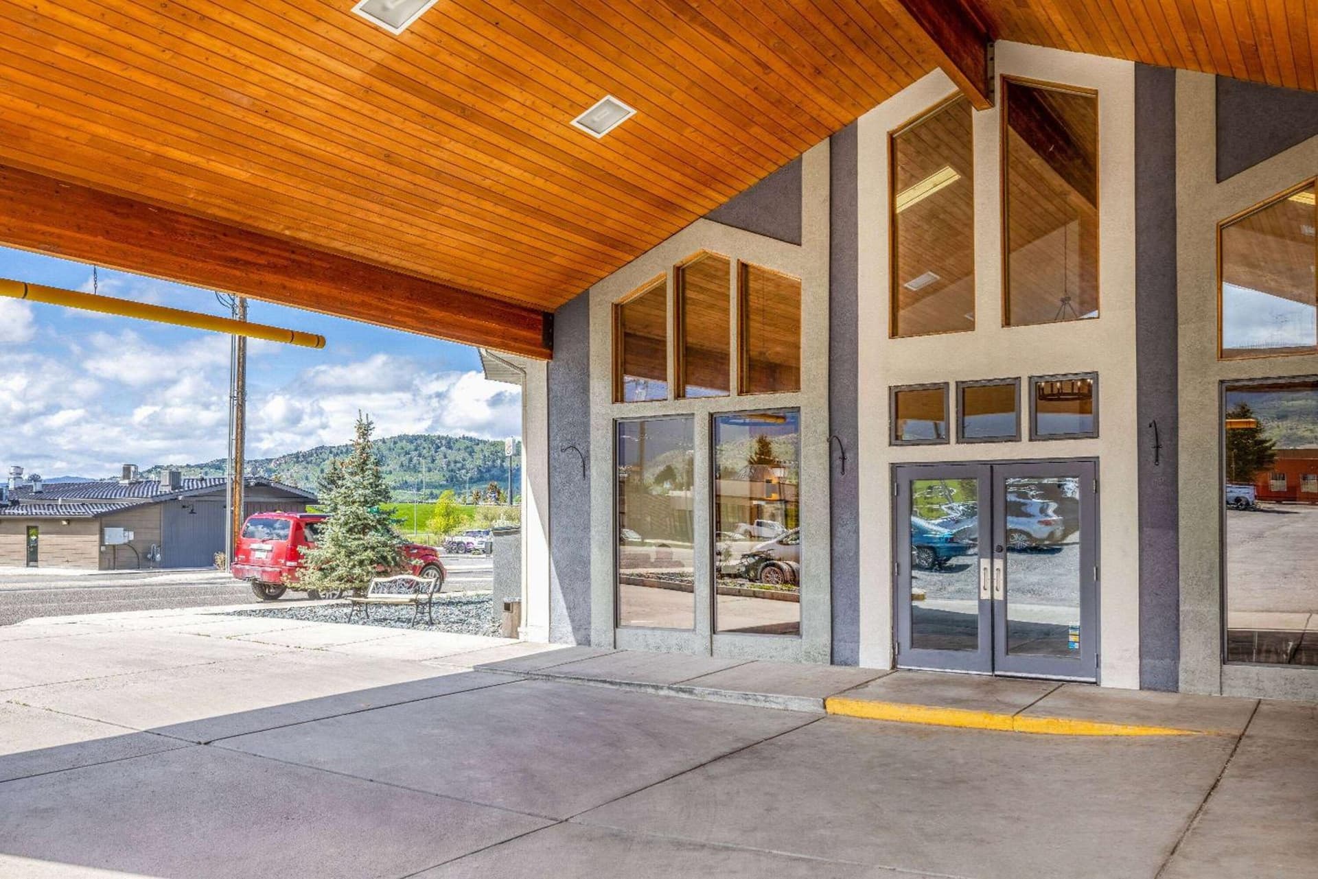 Wingate by Wyndham Butte City Center interior in Butte, MT — gallery photo 2