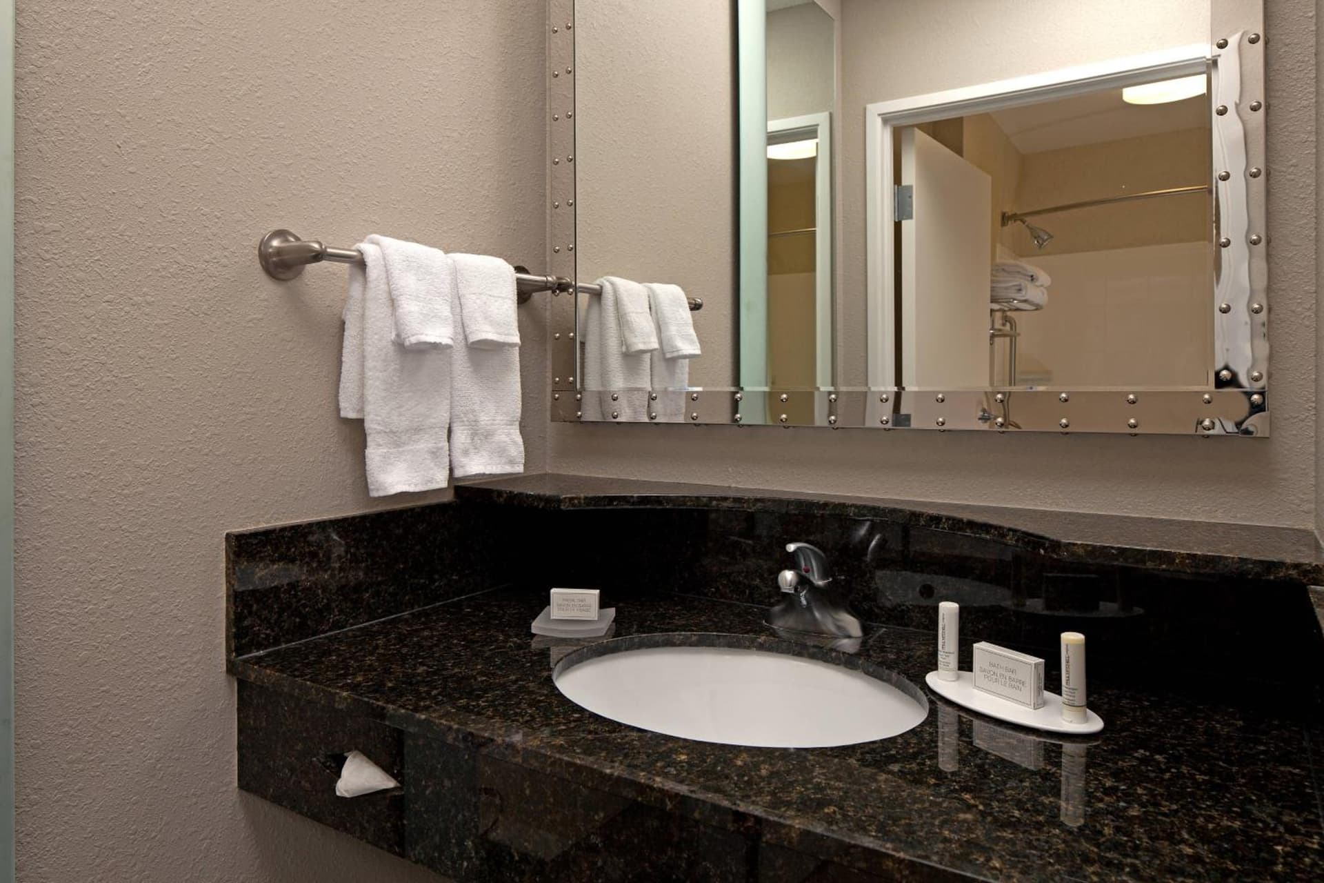 SpringHill Suites by Marriott Baltimore Downtown/Inner Harbor interior in Baltimore, MD — gallery photo 2