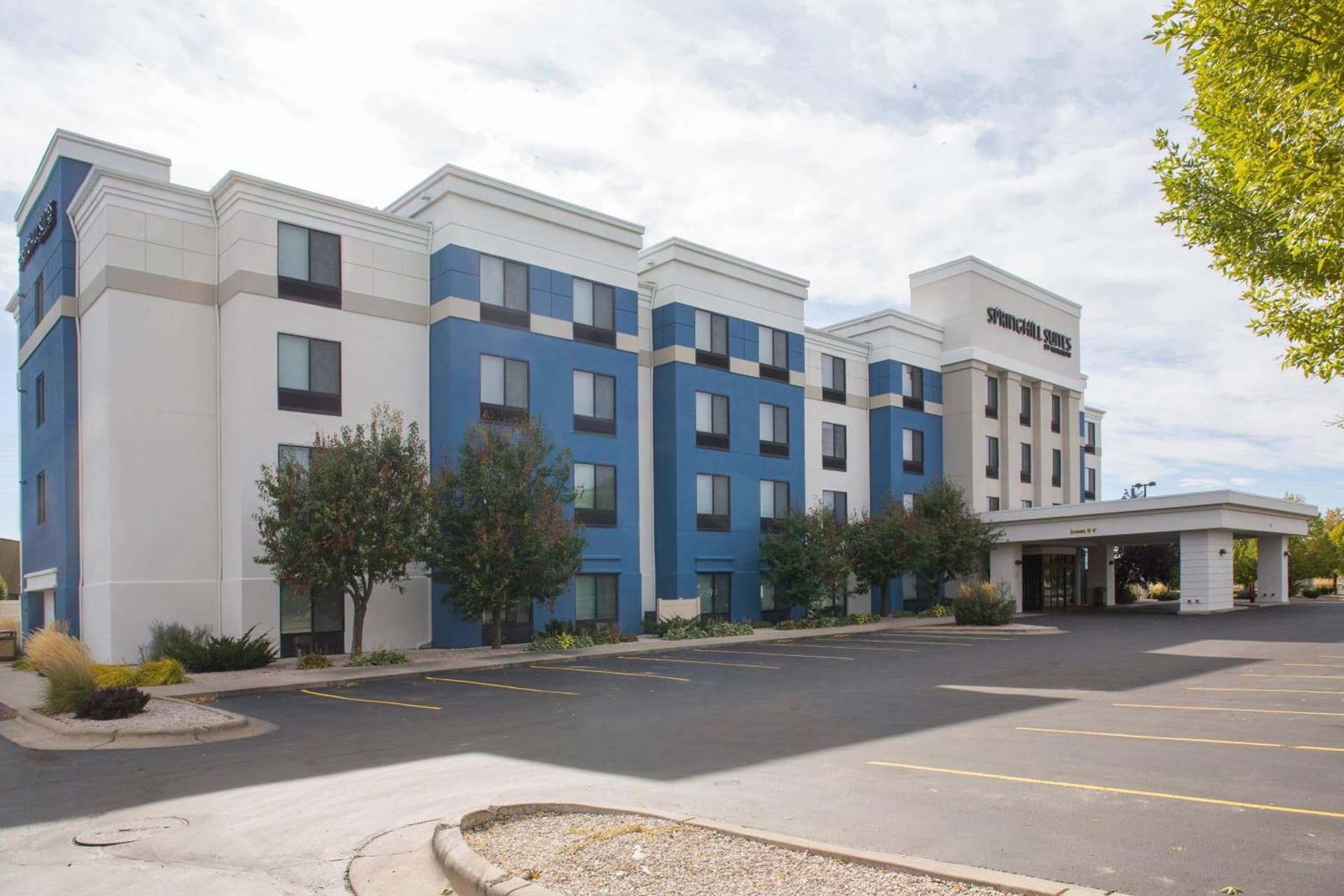 SpringHill Suites by Marriott Billings interior in Billings, MT — gallery photo 2