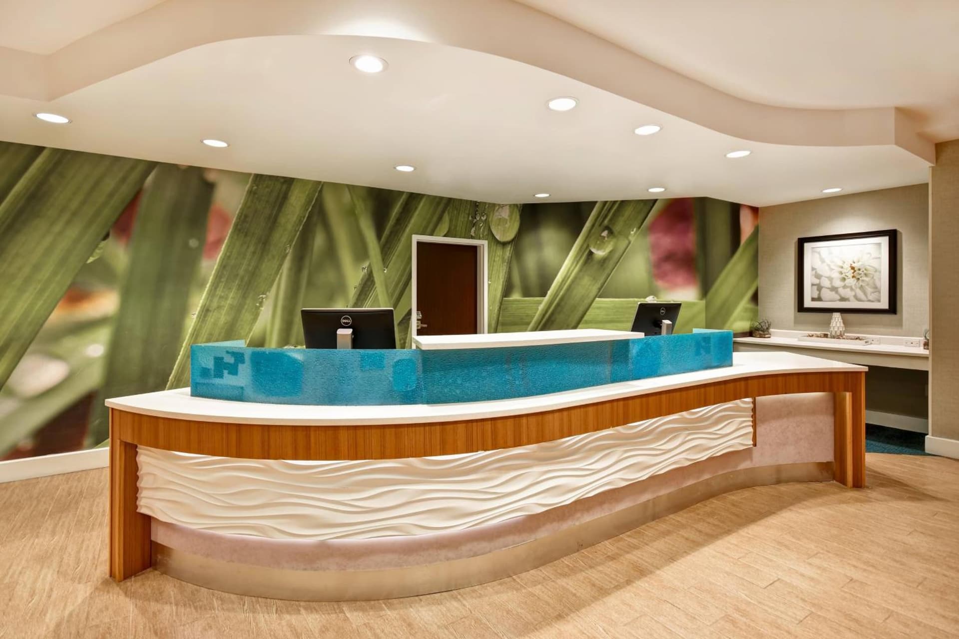 SpringHill Suites by Marriott Baltimore BWI Airport property views in Linthicum Heights, MD — gallery photo 3