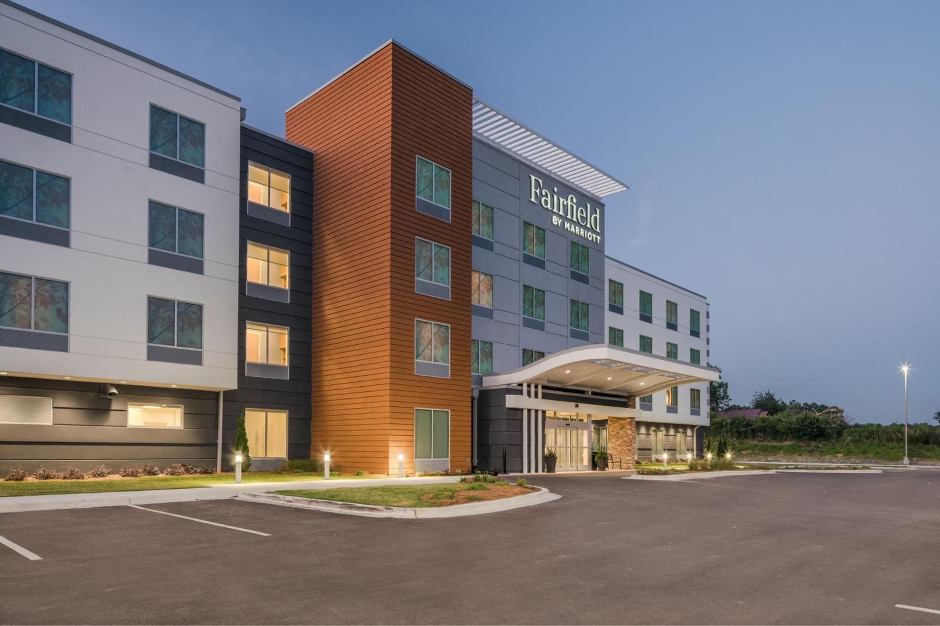 Fairfield by Marriott Inn & Suites Albertville interior in Albertville, AL — gallery photo 2