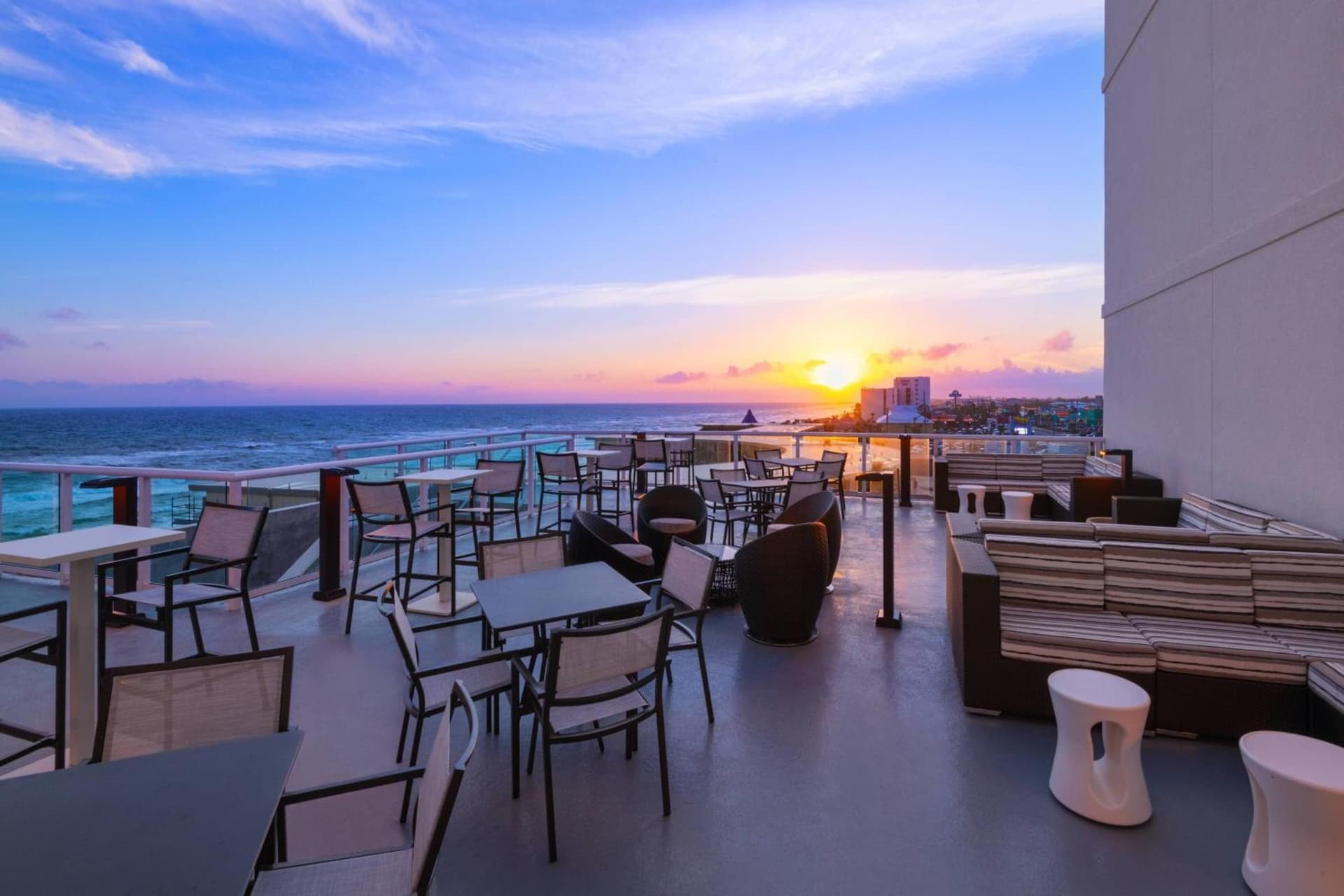 SpringHill Suites by Marriott Panama City Beach Beachfront gallery photo in Panama City Beach, FL — image 8
