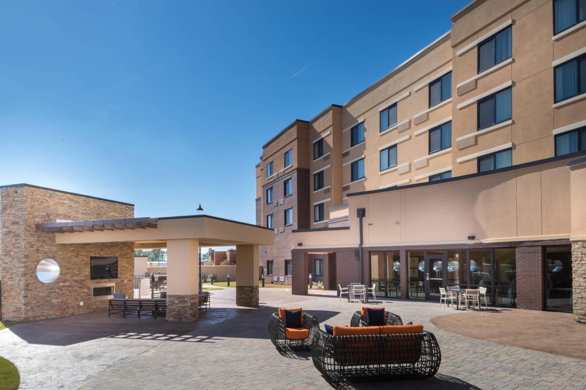 Courtyard by Marriott Jacksonville gallery photo in Jacksonville, NC — image 23