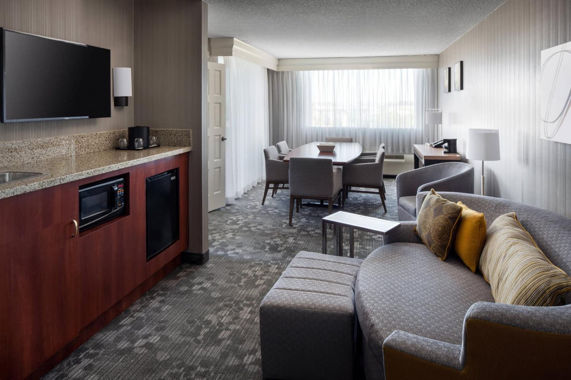 Courtyard by Marriott Richmond Berkeley gallery photo in Richmond, CA — image 5