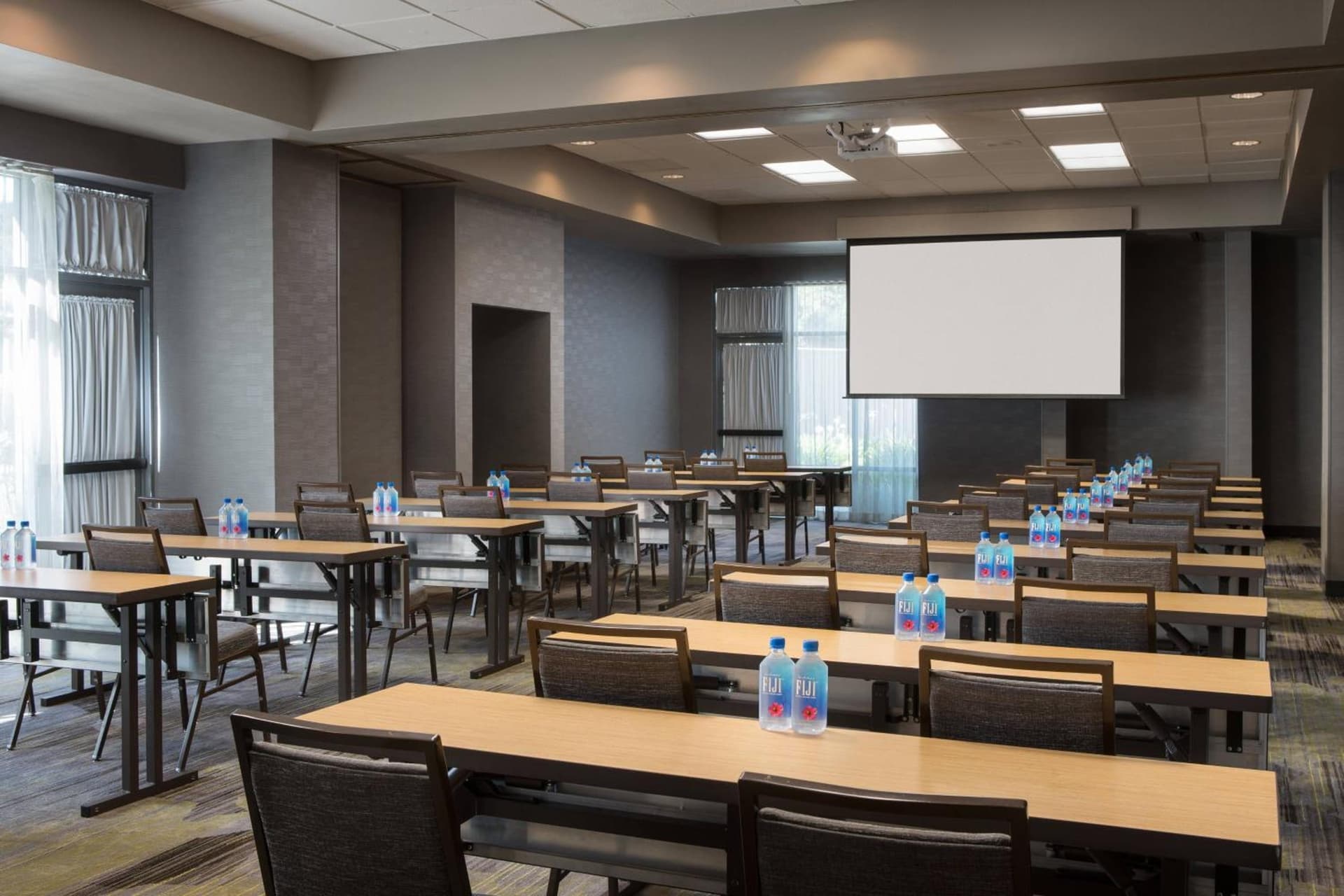 Courtyard by Marriott Richmond Berkeley gallery photo in Richmond, CA — image 18