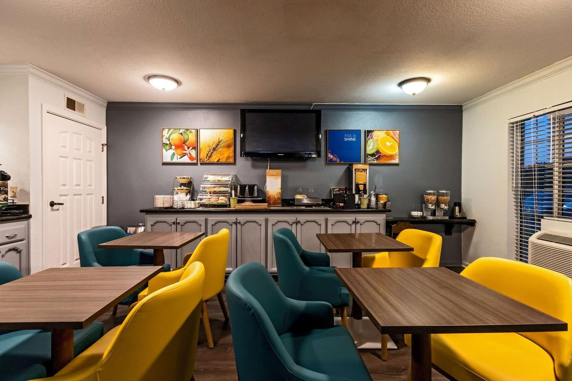 Quality Inn & Suites Tulare gallery photo in Tulare, CA — image 23
