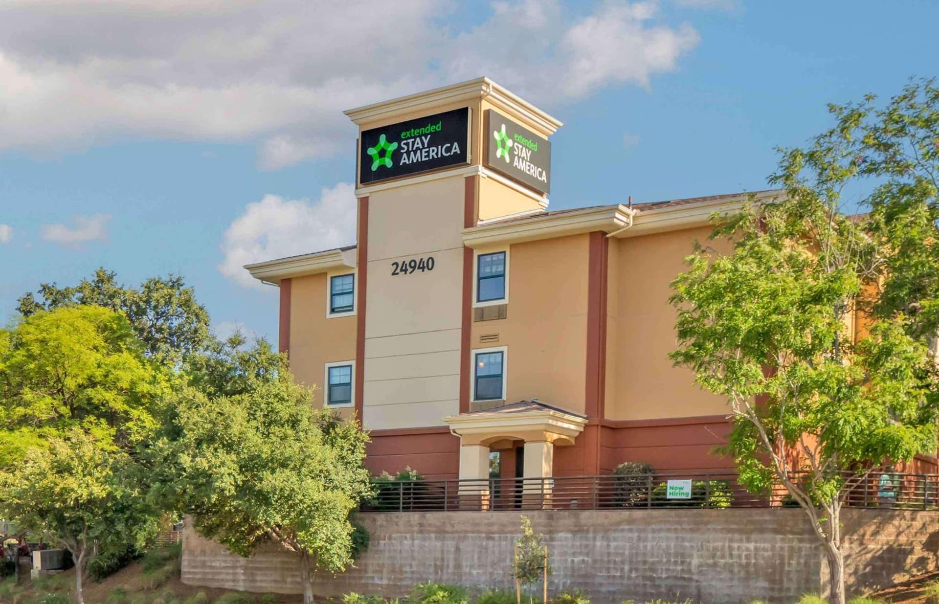 Extended Stay America Suites - Los Angeles - Valencia property views in Stevenson Ranch, CA — gallery photo 3