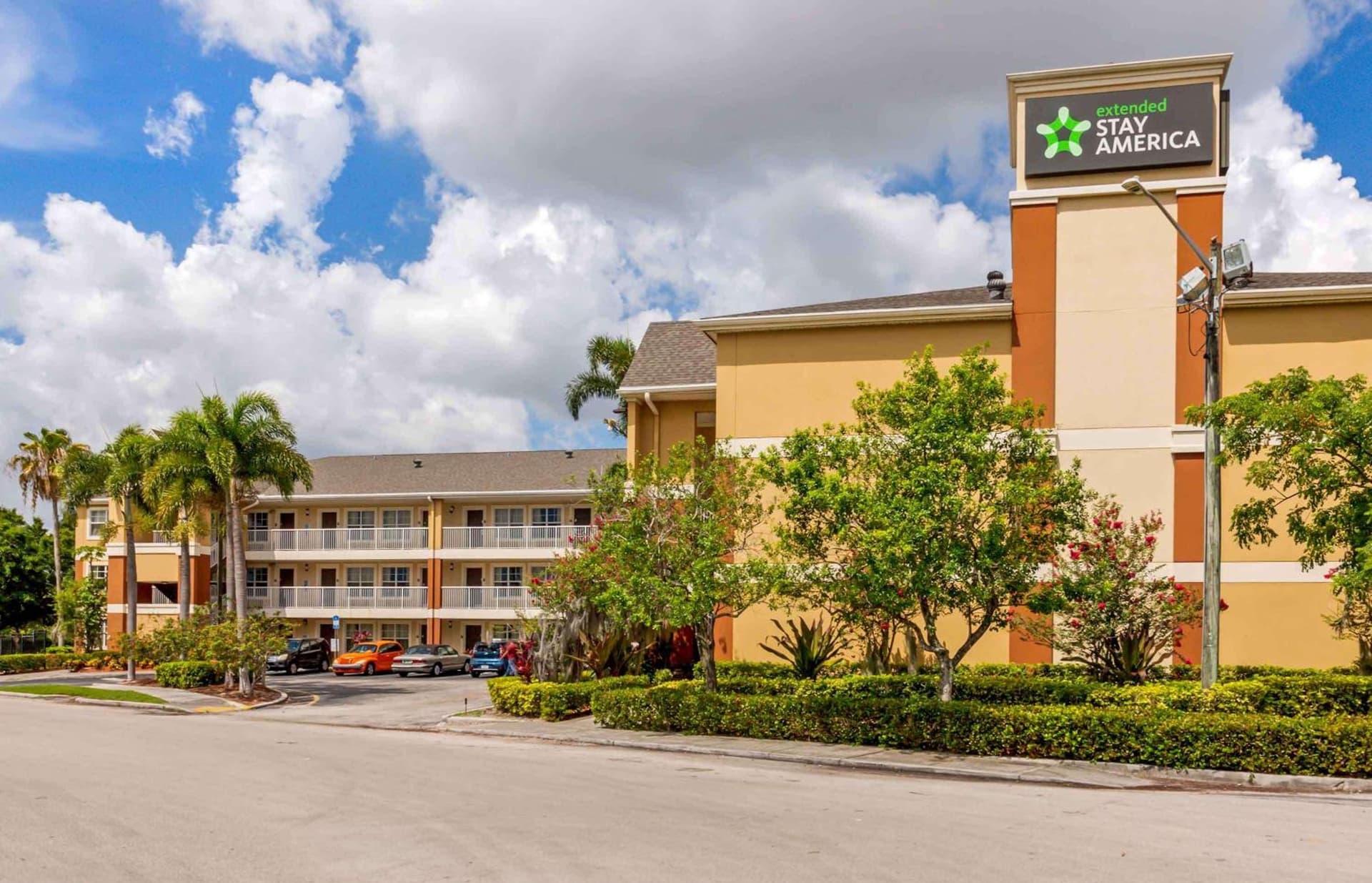 Extended Stay America Suites - Fort Lauderdale - Cypress Creek - Andrews Ave featured exterior or lobby in Fort Lauderdale, FL — similar hotel
