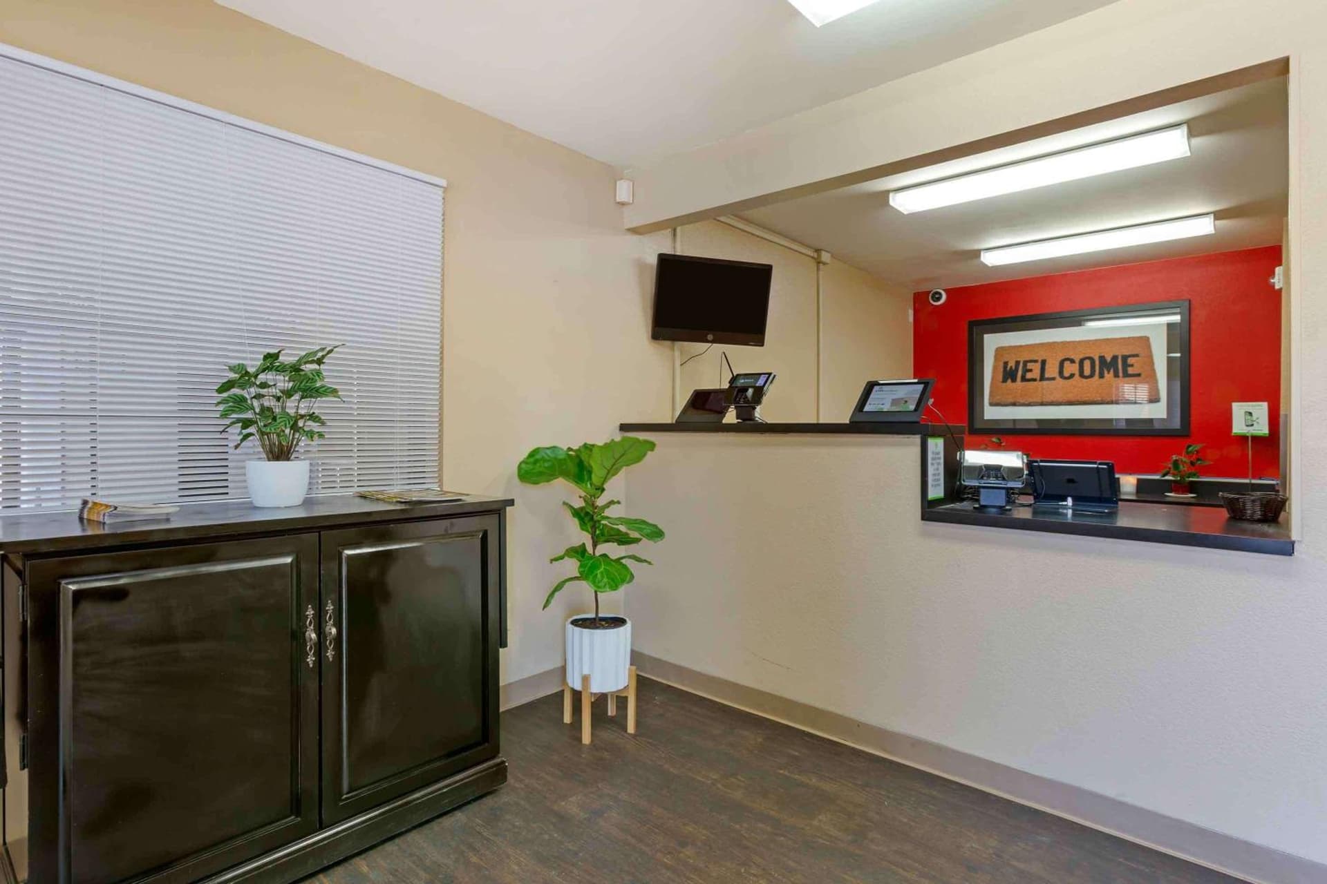 Extended Stay America Select Suites - Phoenix - Scottsdale - North interior in Scottsdale, AZ — gallery photo 2