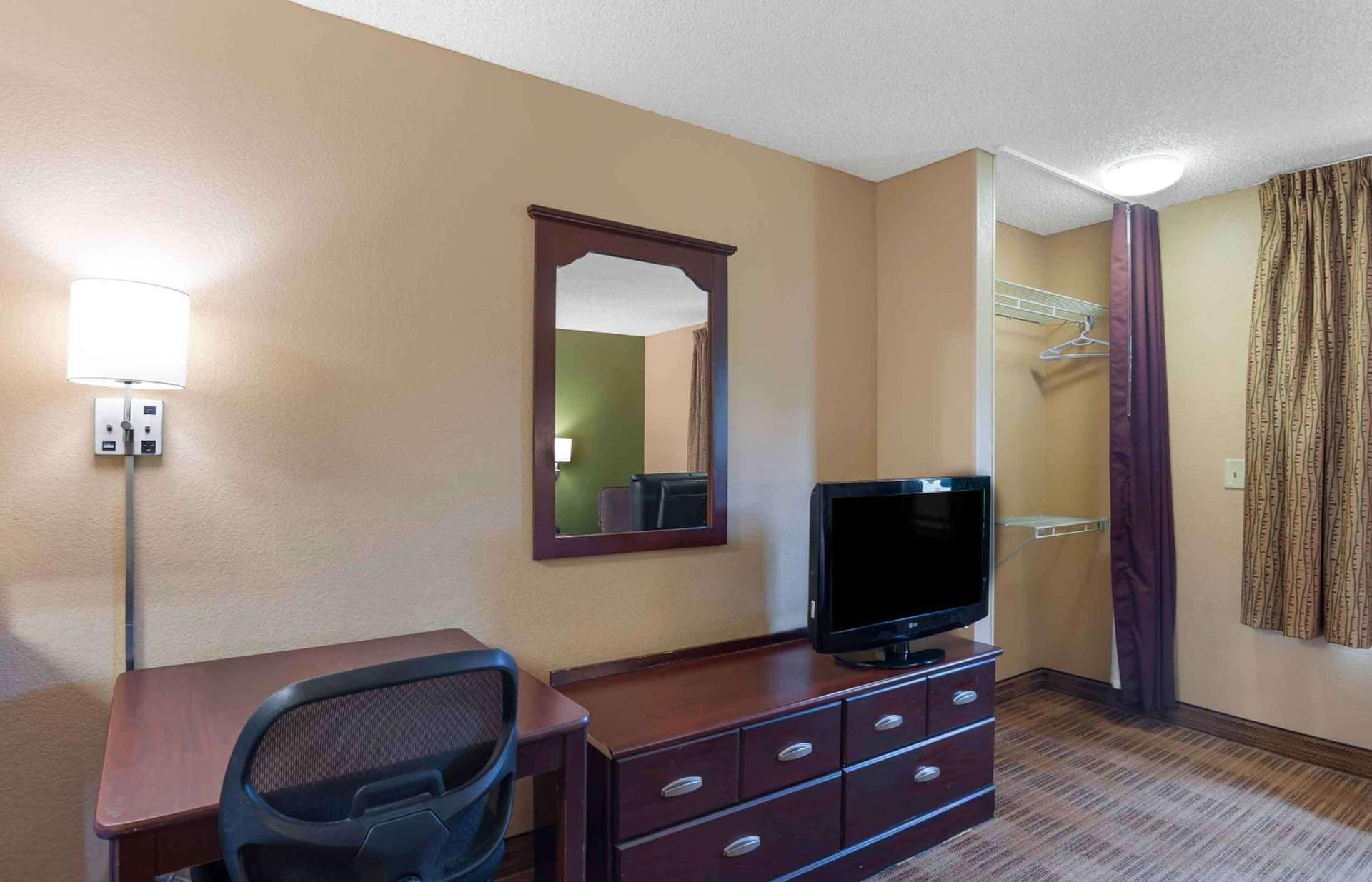 Extended Stay America Suites - San Diego - Oceanside gallery photo in Oceanside, CA — image 10