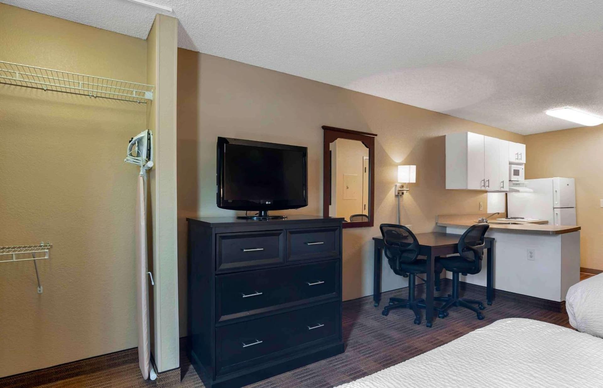Extended Stay America Suites - San Diego - Oceanside gallery photo in Oceanside, CA — image 35