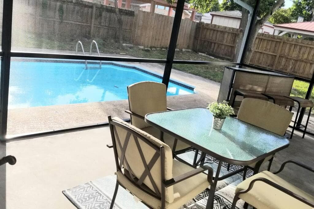 Whole House+Renovated+Pool+Lanai+BBQ+Close to All featured exterior or lobby in West Palm Beach, FL — similar hotel