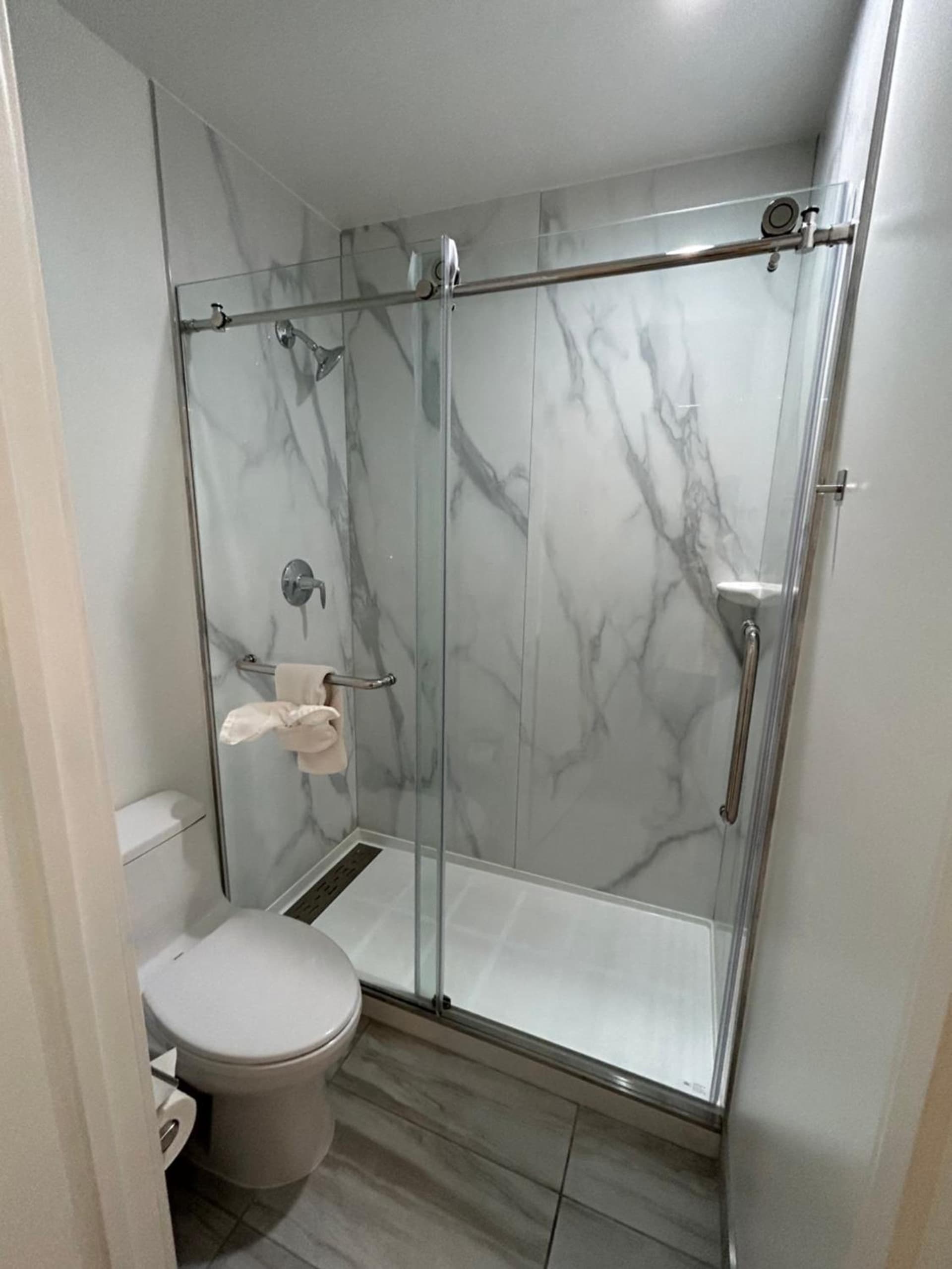 Hillside Inn interior in Santa Rosa, CA — gallery photo 2
