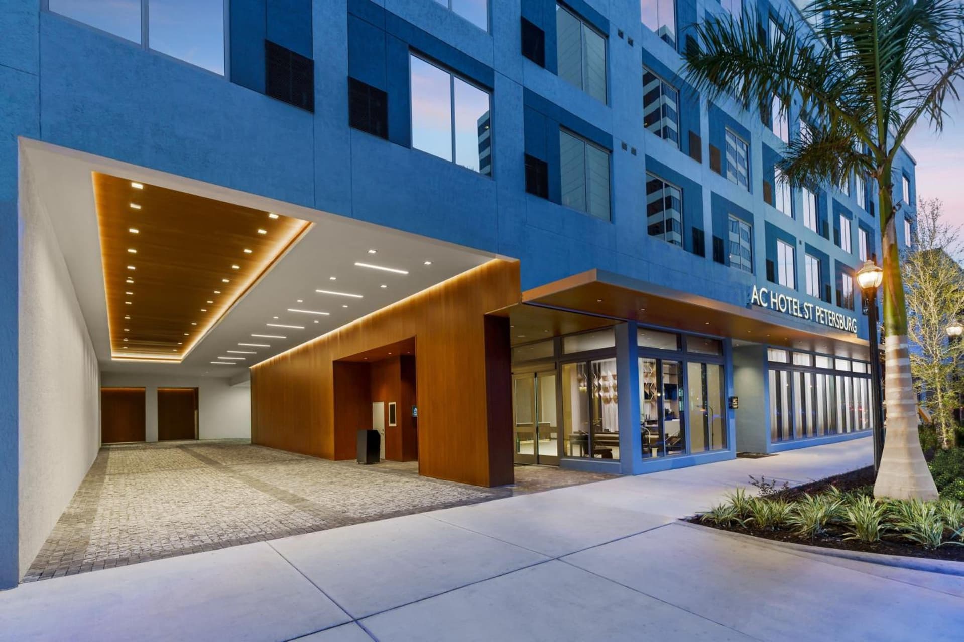 AC Hotel St Petersburg Downtown gallery photo in St Petersburg, FL — image 32