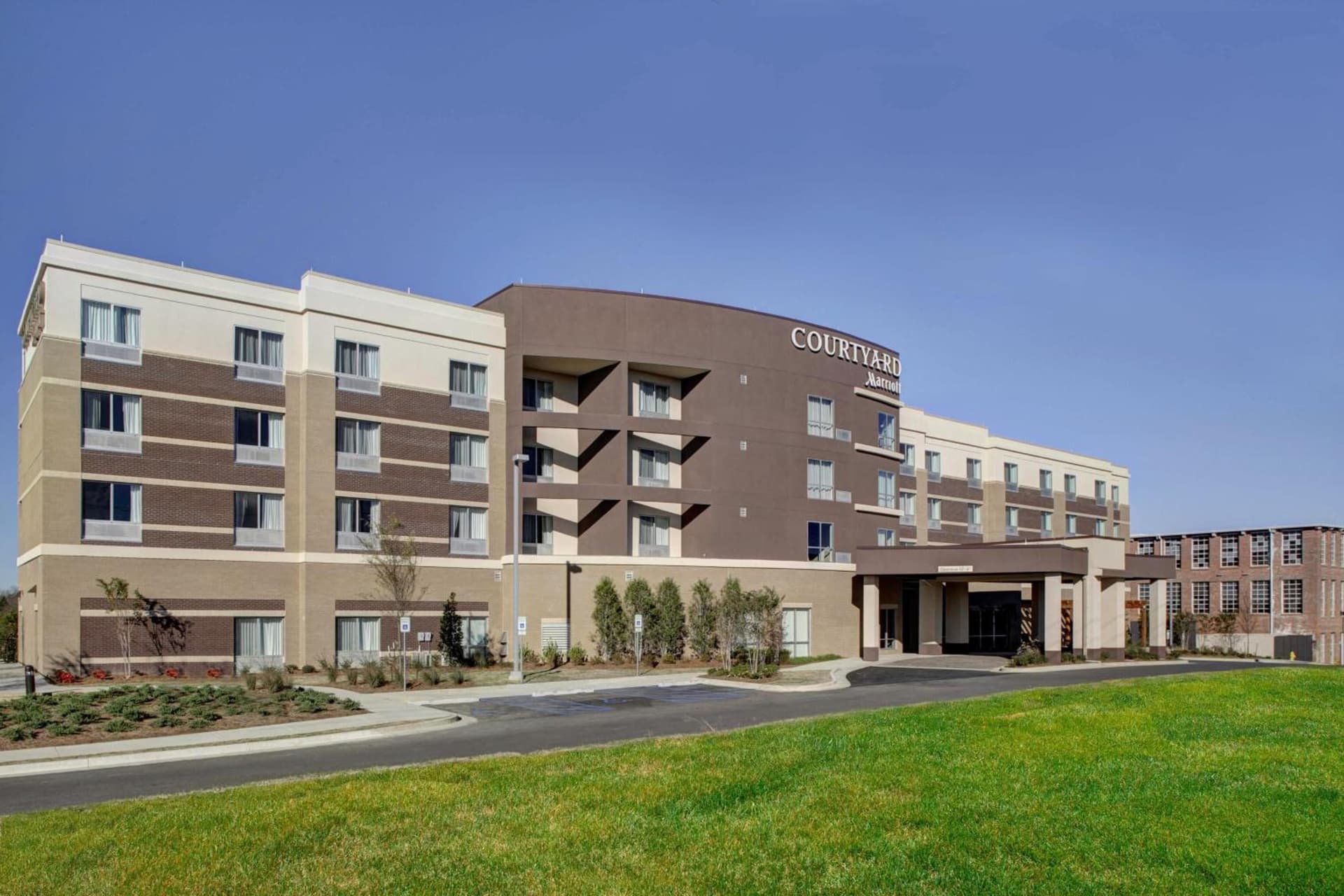 Courtyard by Marriott Starkville MSU at The Mill interior in Starkville, MS — gallery photo 2
