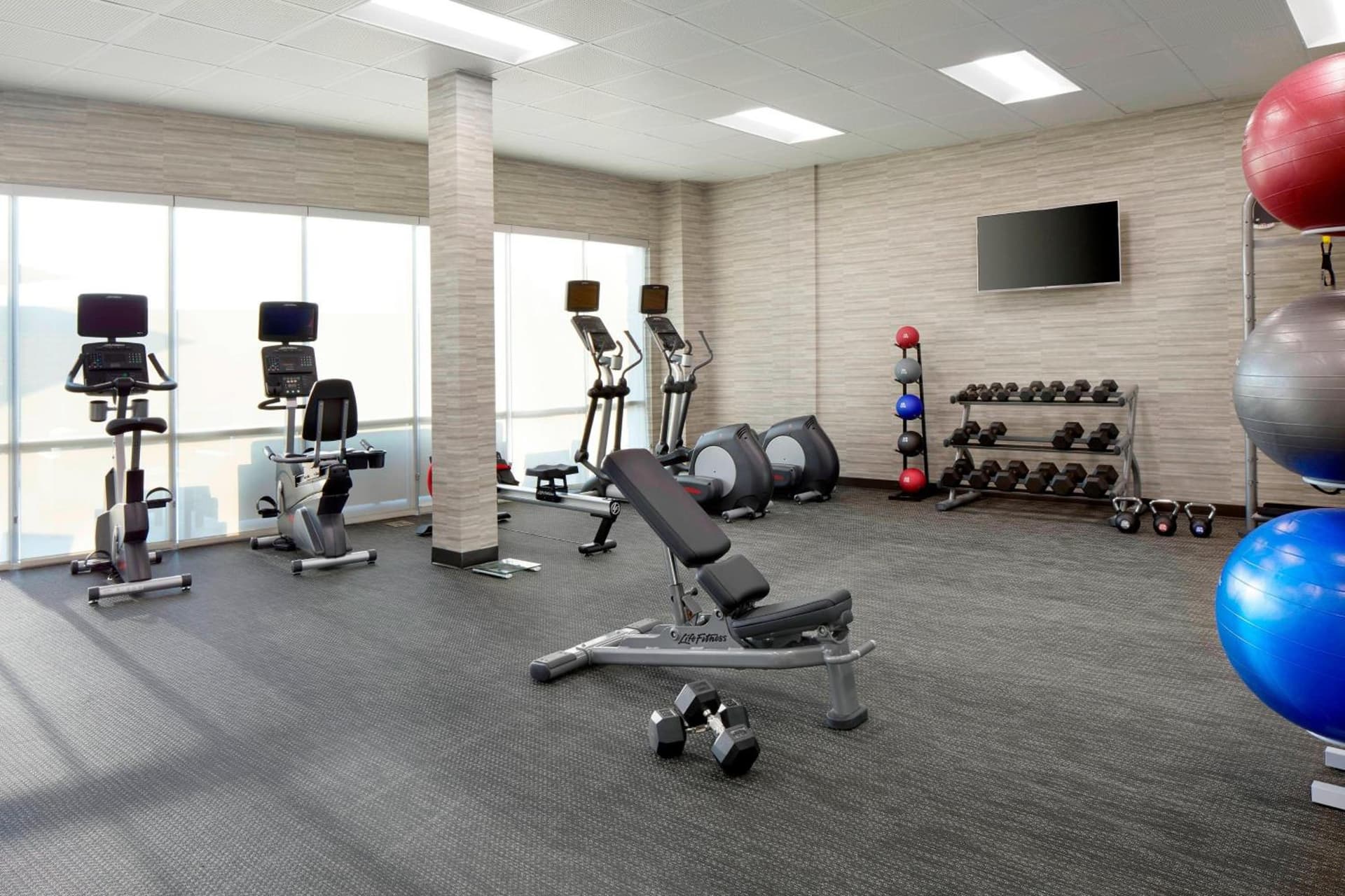 Courtyard by Marriott Houston Intercontinental Airport gallery photo in Houston, TX — image 11