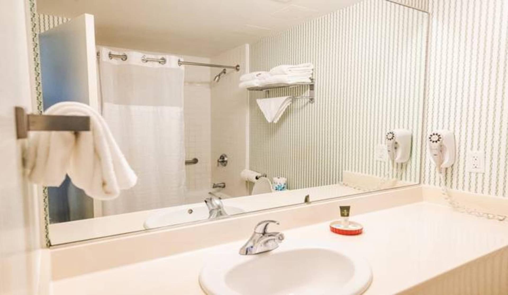 Williamsburg Woodlands Hotel & Suites, an official Colonial Williamsburg Hotel gallery photo in Williamsburg, VA — image 63