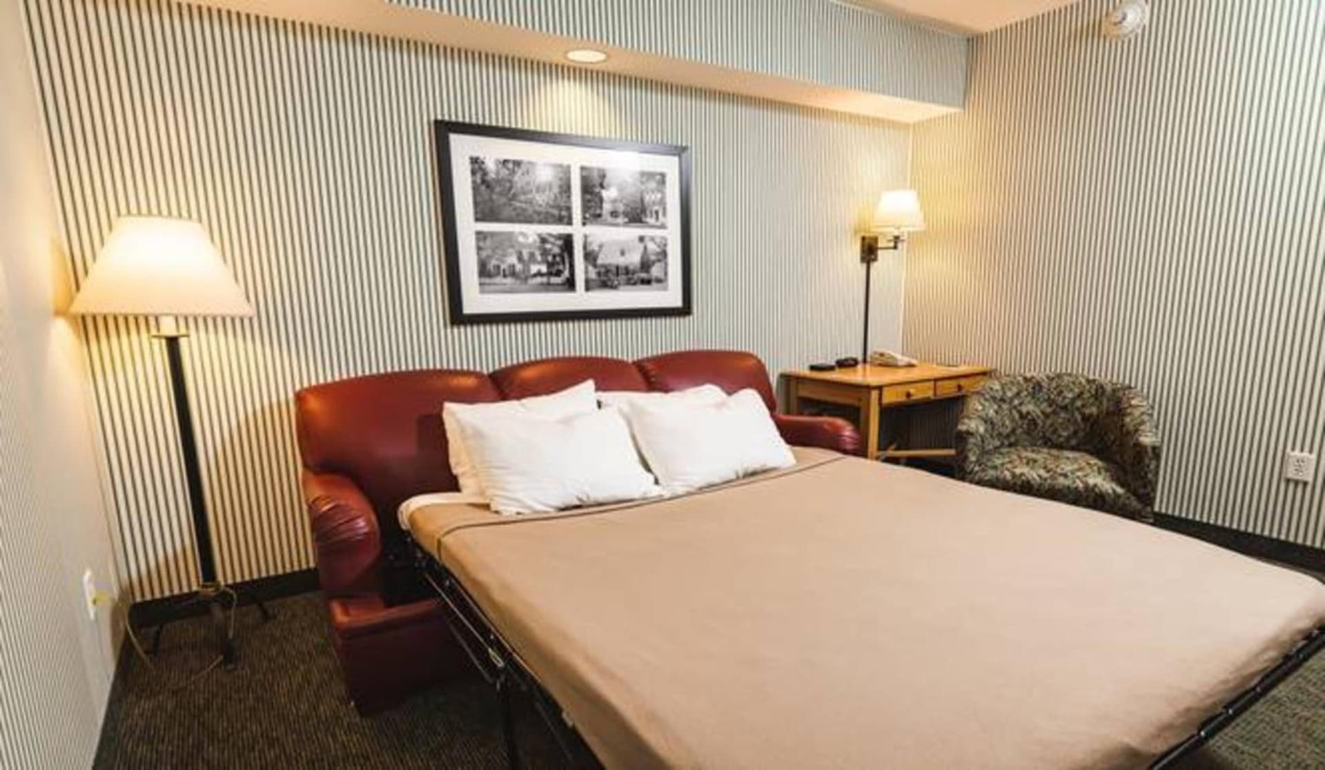 Williamsburg Woodlands Hotel & Suites, an official Colonial Williamsburg Hotel property views in Williamsburg, VA — gallery photo 3
