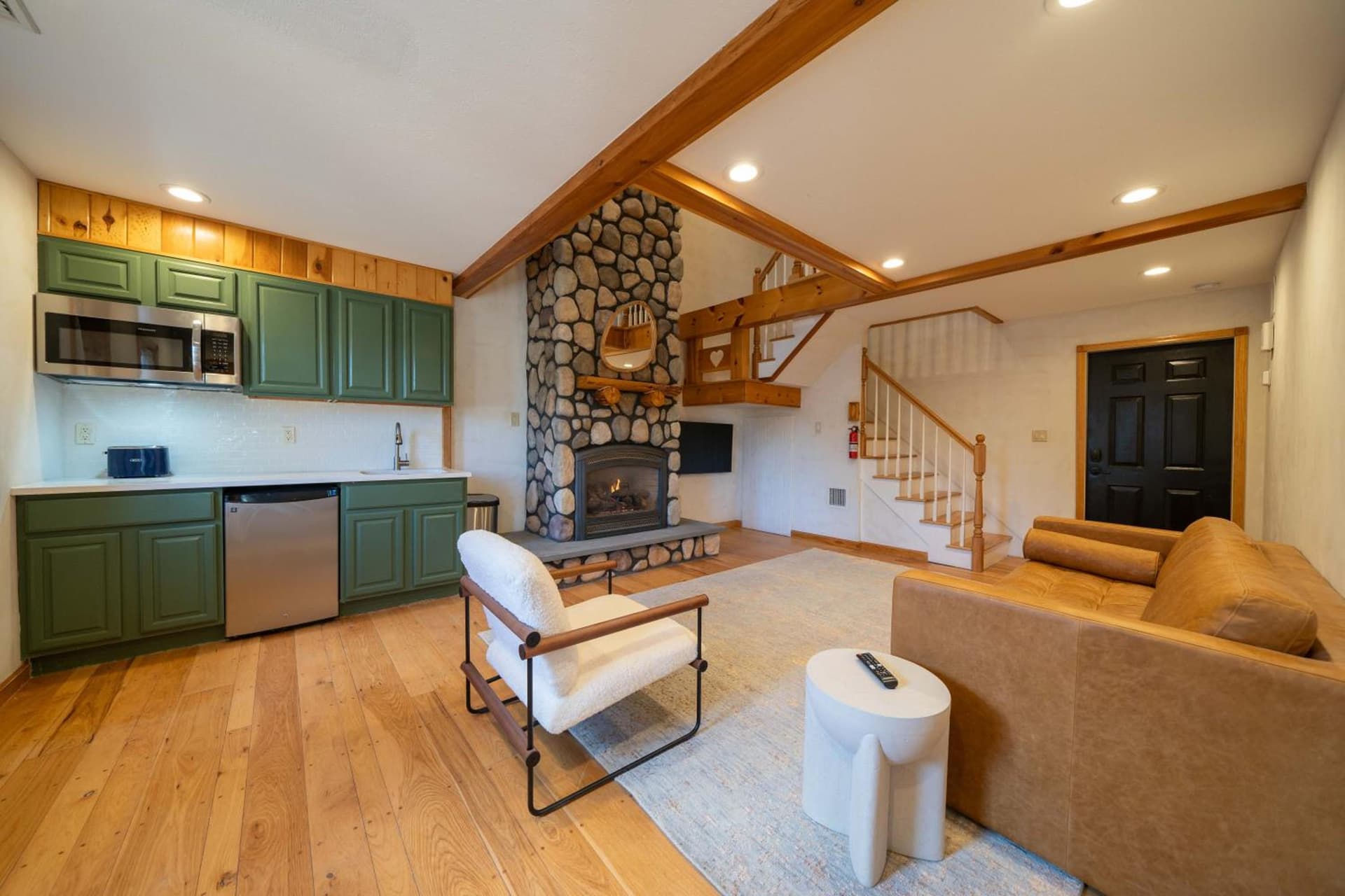 The Haüs Windham - Spacious Suites, Hot Tub, Mountain Views! gallery photo in Windham — image 55