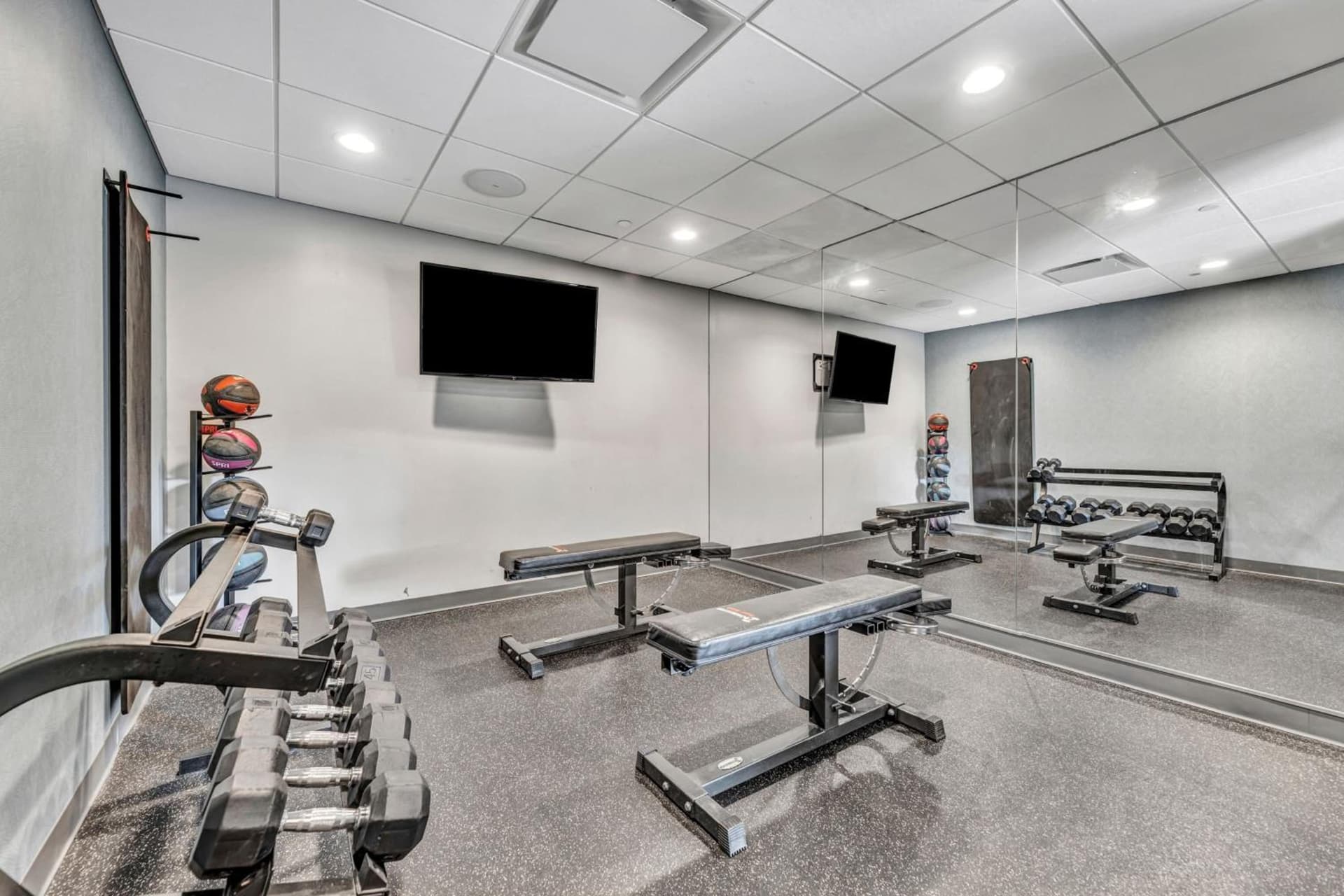 Delta Hotels by Marriott Mount Pleasant interior in Racine, WI — gallery photo 2