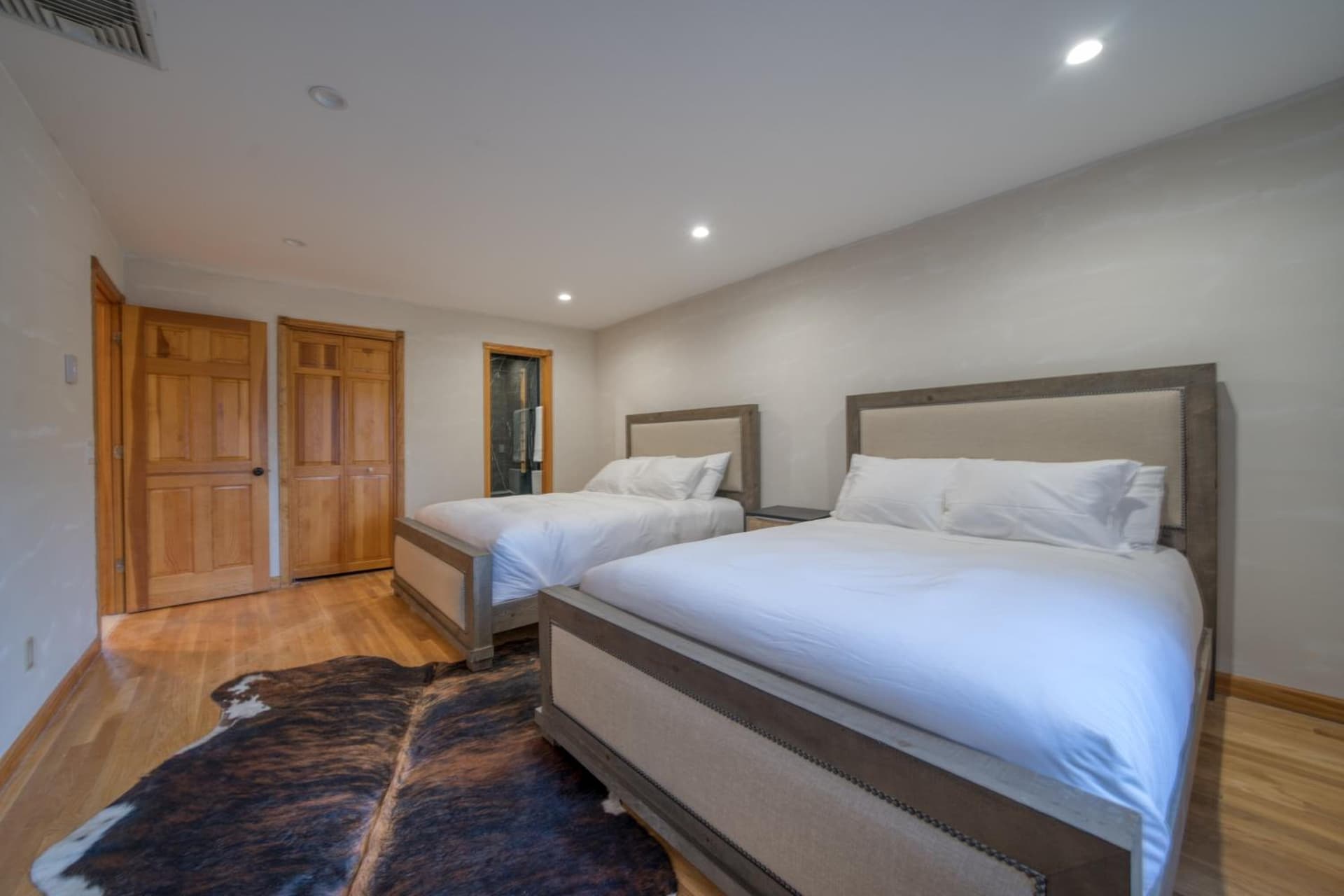 The Haüs Windham - Spacious Suites, Hot Tub, Mountain Views! gallery photo in Windham — image 38