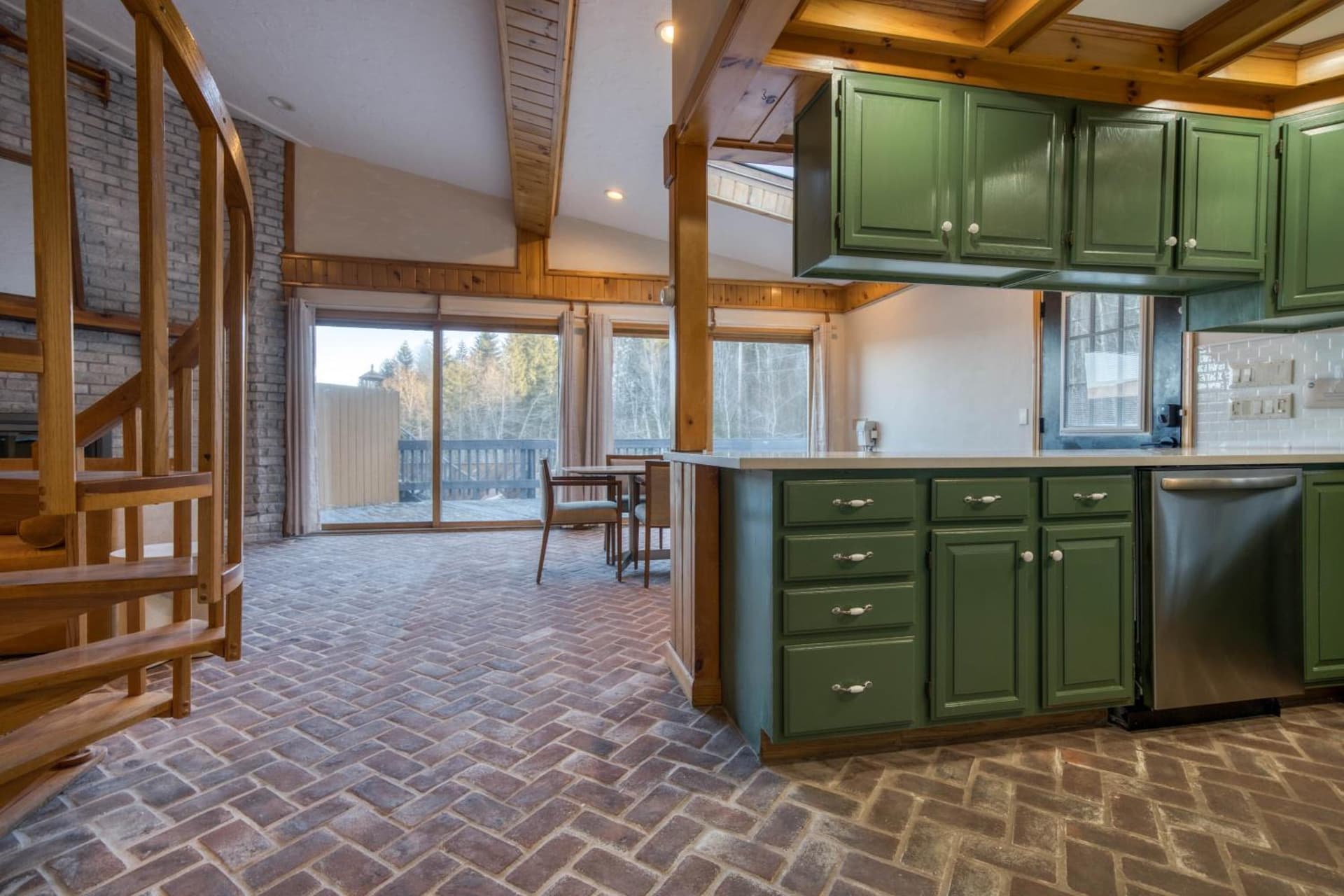The Haüs Windham - Spacious Suites, Hot Tub, Mountain Views! gallery photo in Windham — image 26