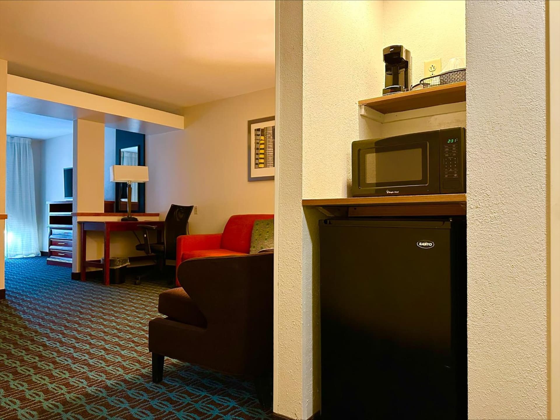 Fairfield Inn & Suites by Marriott Waco North interior in Waco, TX — gallery photo 2