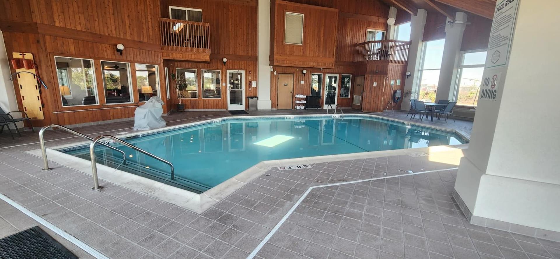 Ten Pin Inn & Suites interior in Moses Lake, WA — gallery photo 2