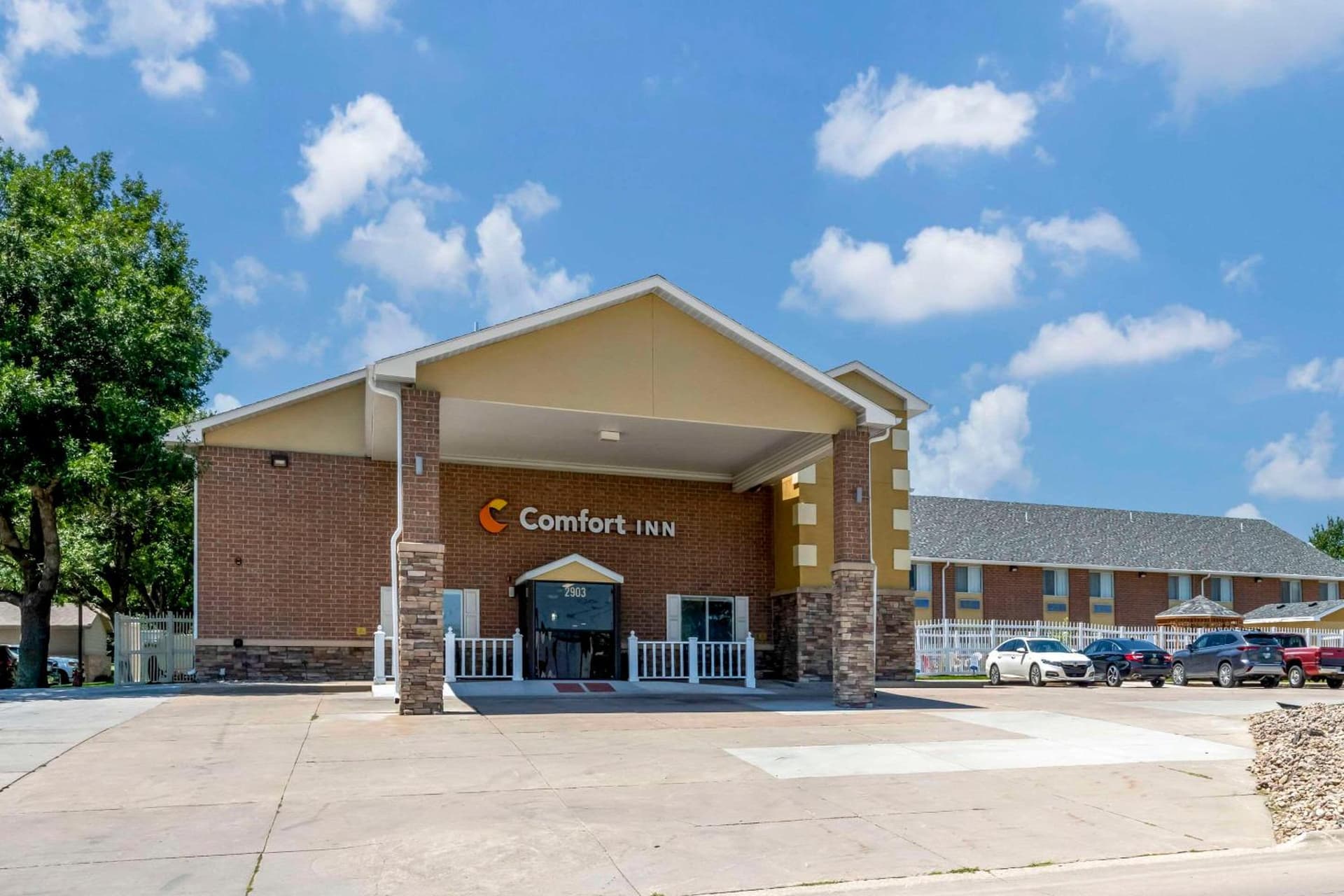 Comfort Inn Hastings interior in Hastings, NE — gallery photo 2