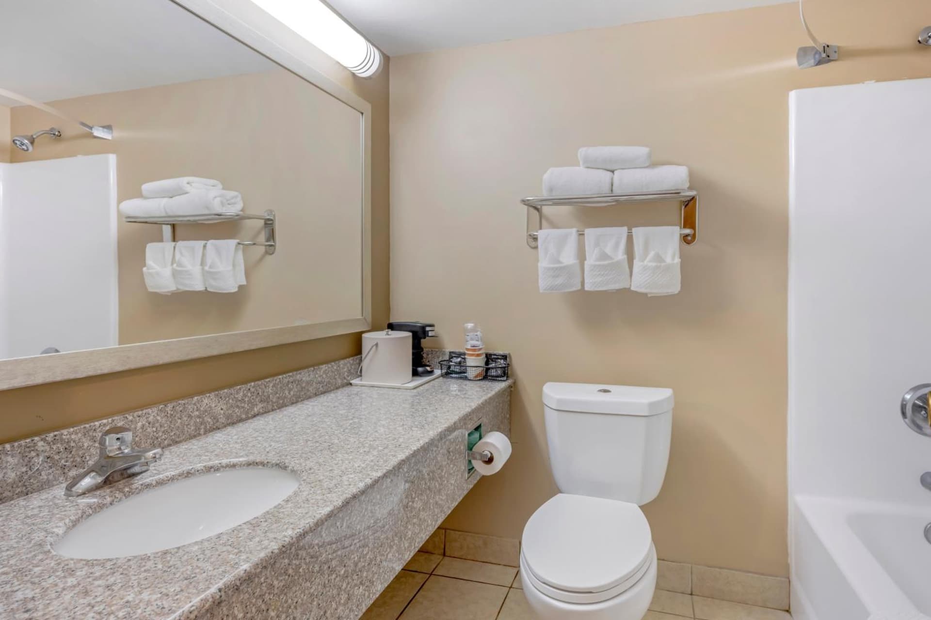 Quality Inn & Suites Lincoln South gallery photo in Lincoln, NE — image 30