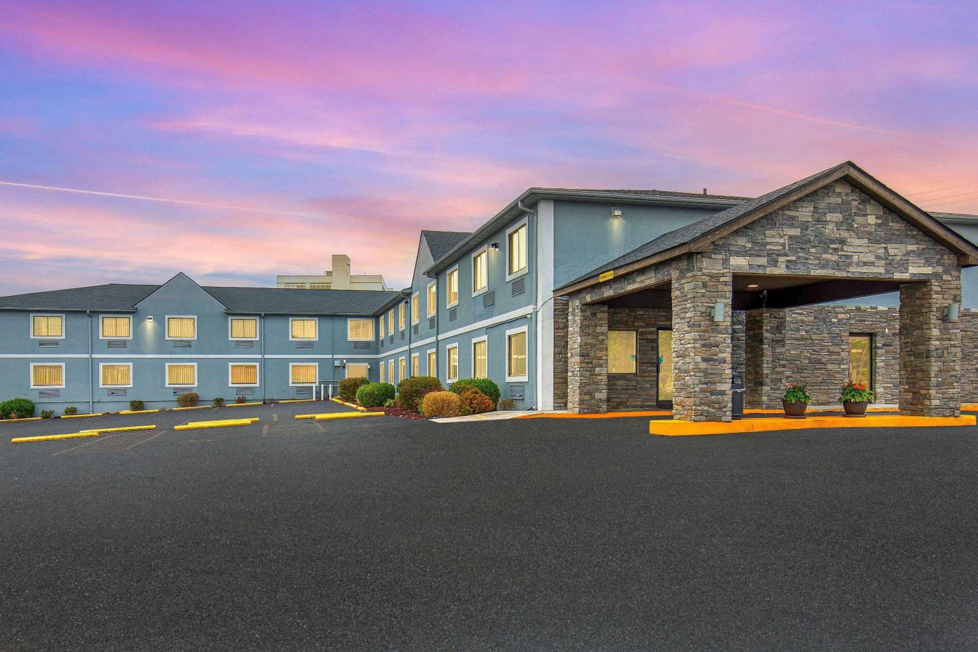 Super 8 by Wyndham Somerset property views in Somerset, KY — gallery photo 3