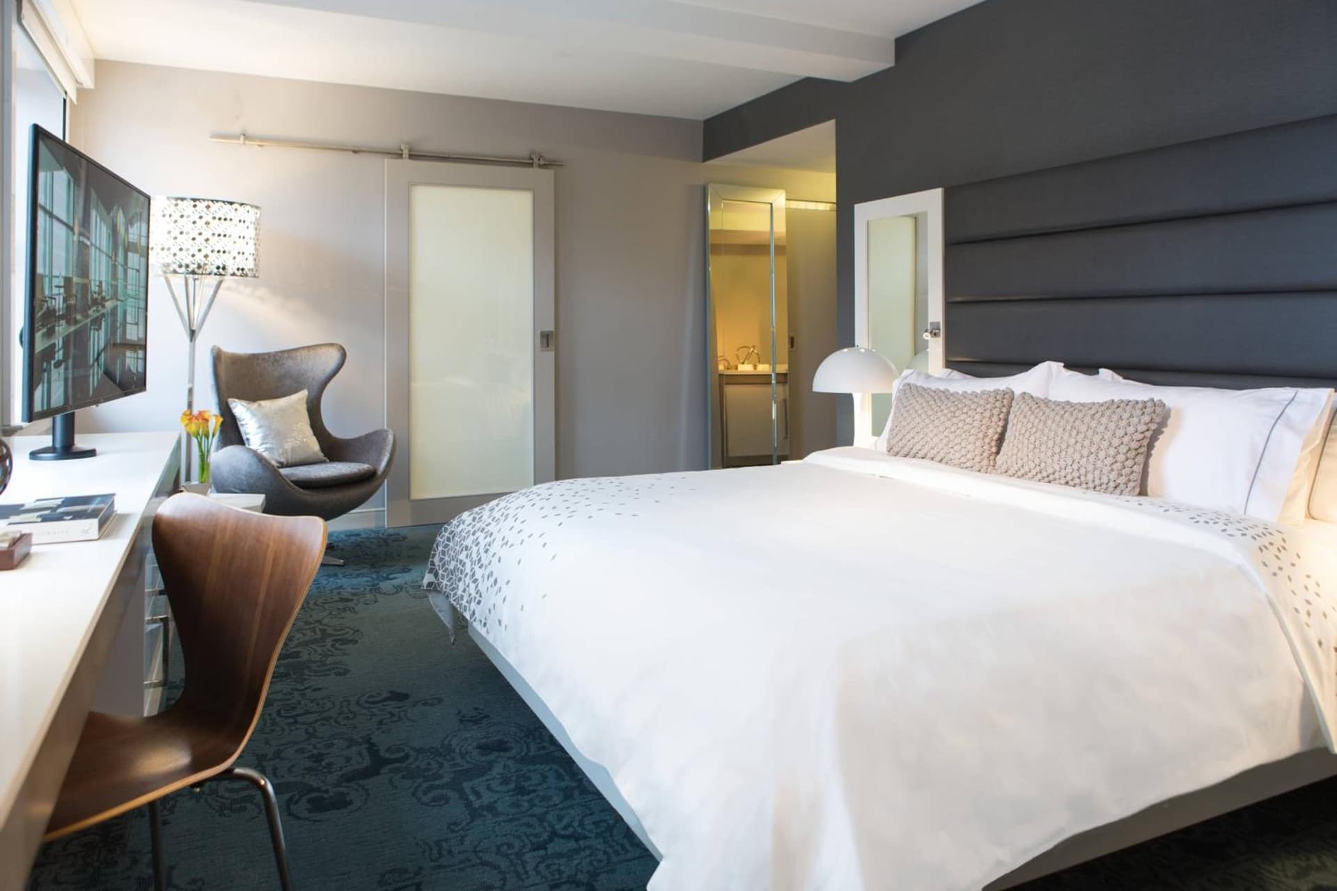 Renaissance Albany Hotel interior in Albany, NY — gallery photo 2