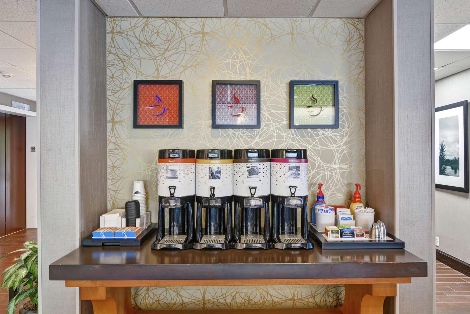 Hampton Inn Charlotte-Gastonia gallery photo in Gastonia, NC — image 6