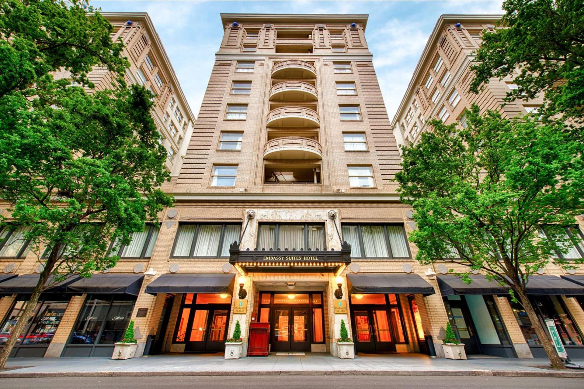 Embassy Suites by Hilton Portland Downtown gallery photo in Portland, OR — image 9