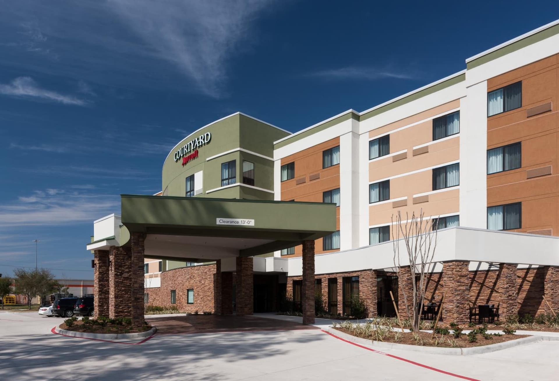 Courtyard by Marriott Houston North/Shenandoah interior in The Woodlands, TX — gallery photo 2