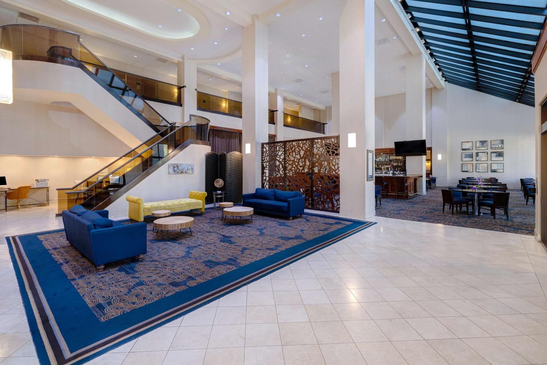 Embassy Suites by Hilton Santa Clara Silicon Valley interior in Santa Clara, CA — gallery photo 2