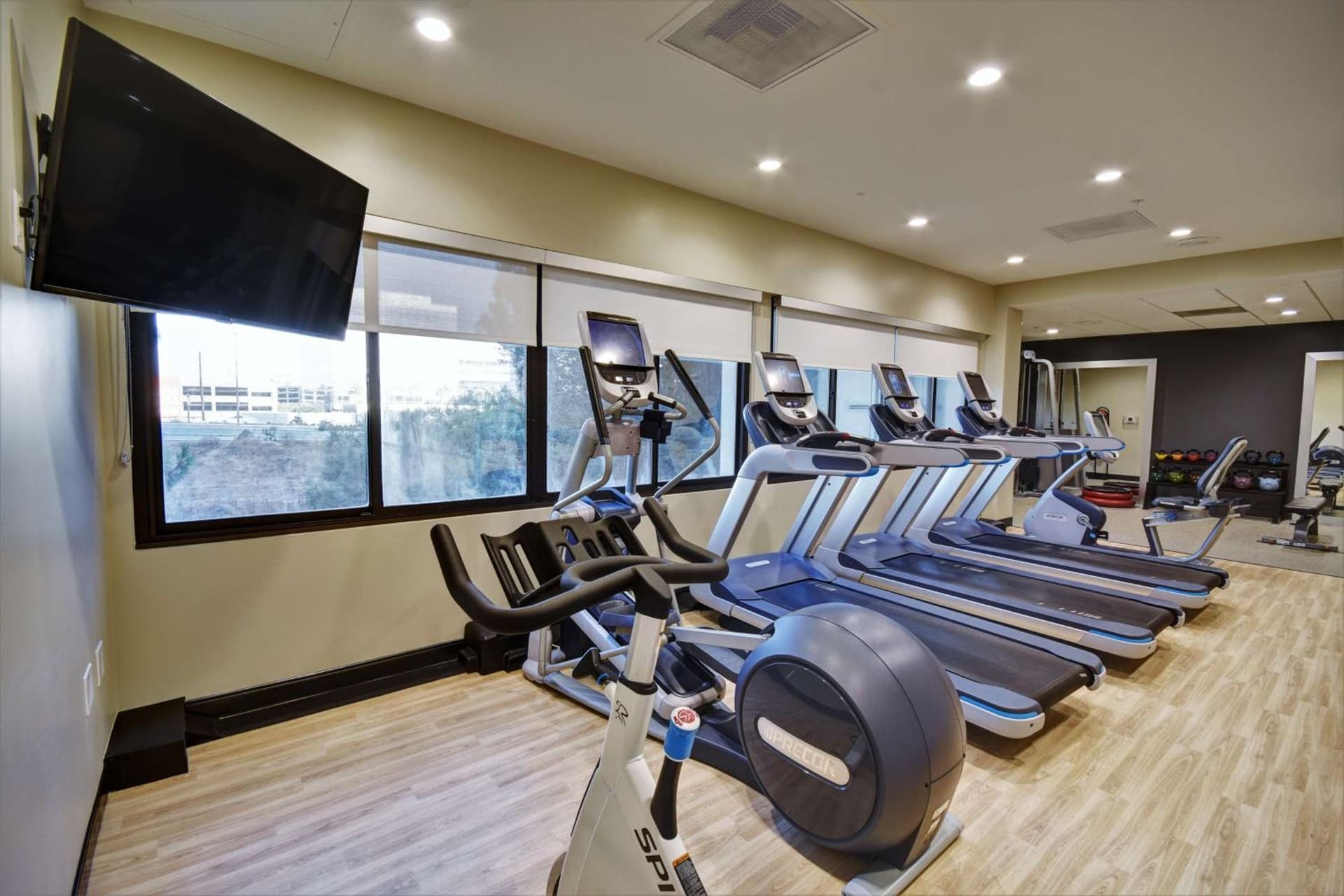 Embassy Suites by Hilton Santa Clara Silicon Valley gallery photo in Santa Clara, CA — image 4