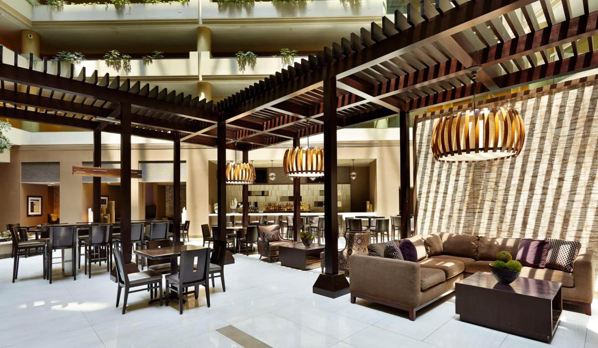 Embassy Suites by Hilton Crystal City National Airport gallery photo in Arlington, VA — image 6