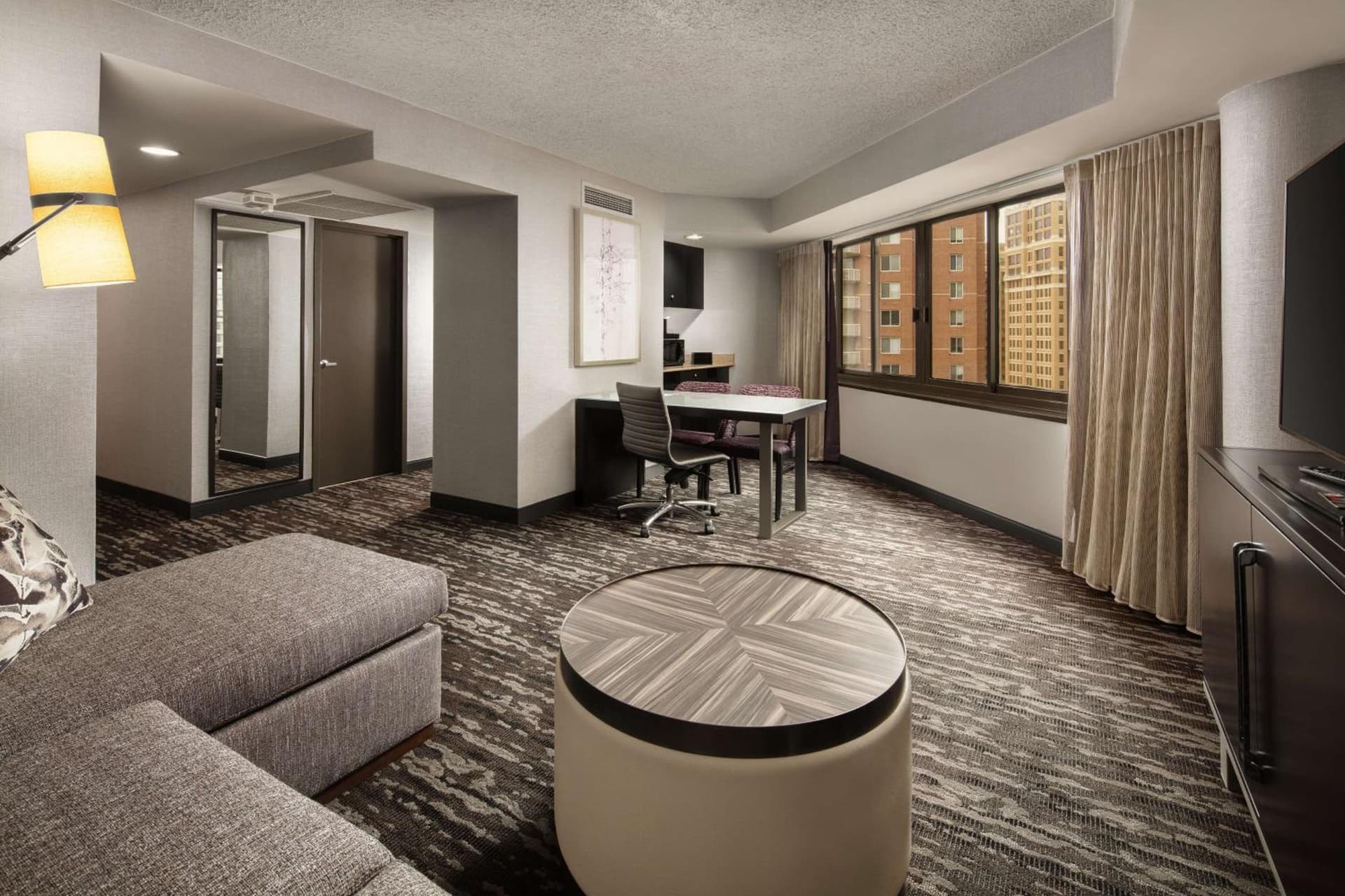 Embassy Suites by Hilton Crystal City National Airport gallery photo in Arlington, VA — image 16