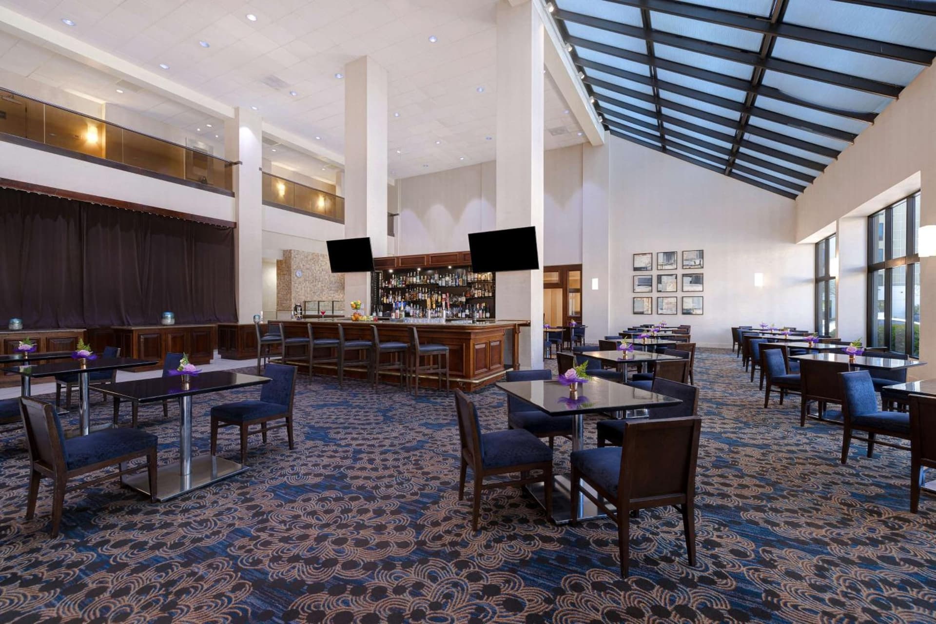 Embassy Suites by Hilton Santa Clara Silicon Valley gallery photo in Santa Clara, CA — image 67
